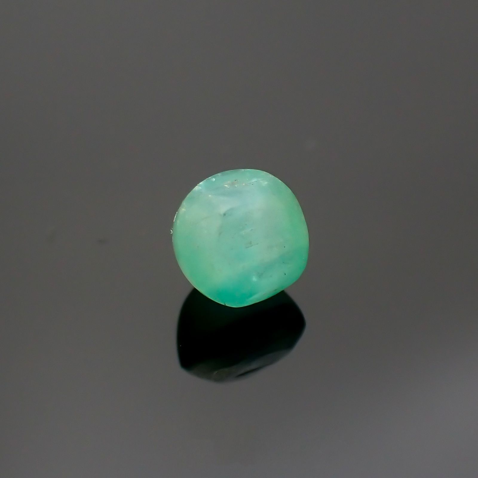 エメラルドキャッツアイ(宝石名エメラルド)コロンビア産 0.87ct 識別済[220115189]5.3x5.1mm前後