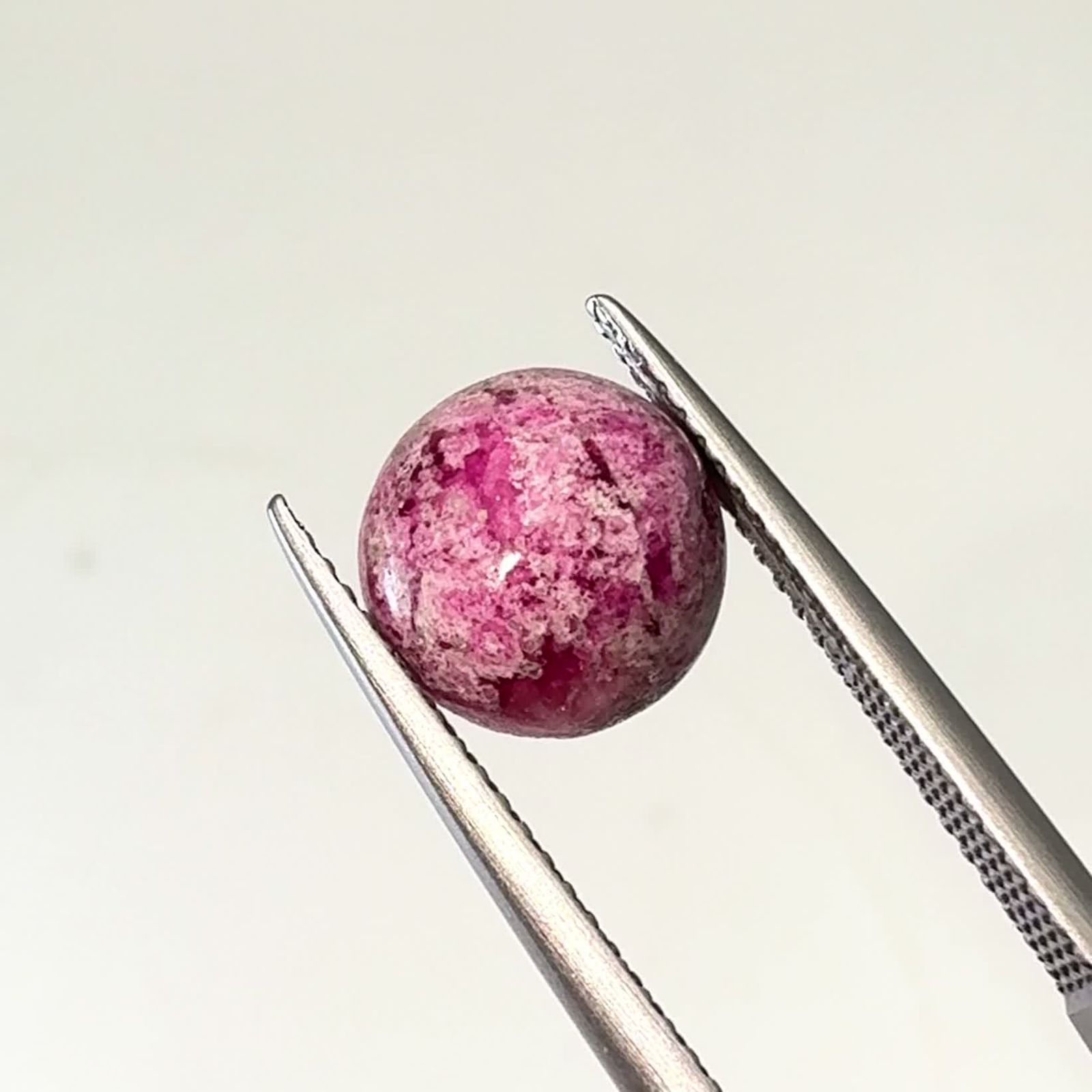 レッドベリル/ピンクベリル(母岩付き) アメリカ・ユタ州産 2.78ct