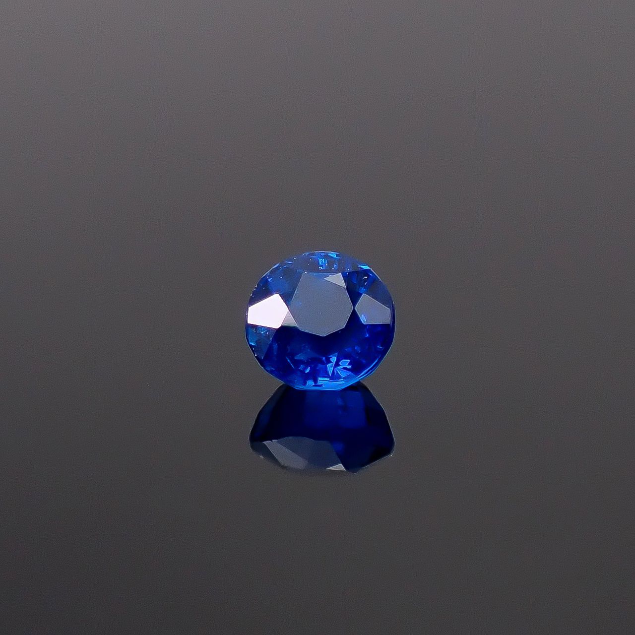 アウイナイト フルオレッセンス ドイツ産 0.20ct / 3.5x3.5mm前後 [260131499]