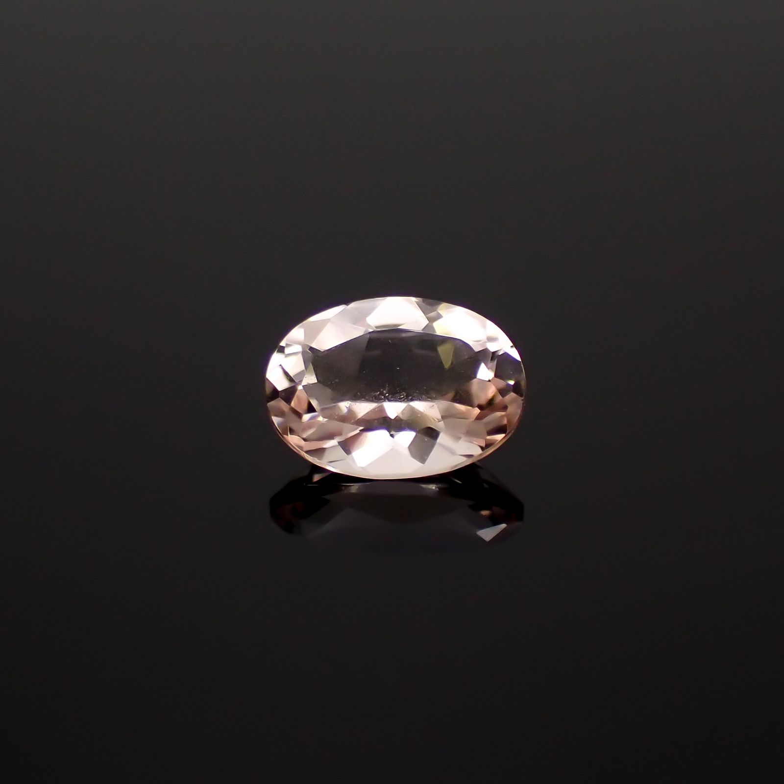 モルガナイト(宝石名モルガナイト)ナイジェリア産 0.71ct 識別済[230321165]7x5mm前後