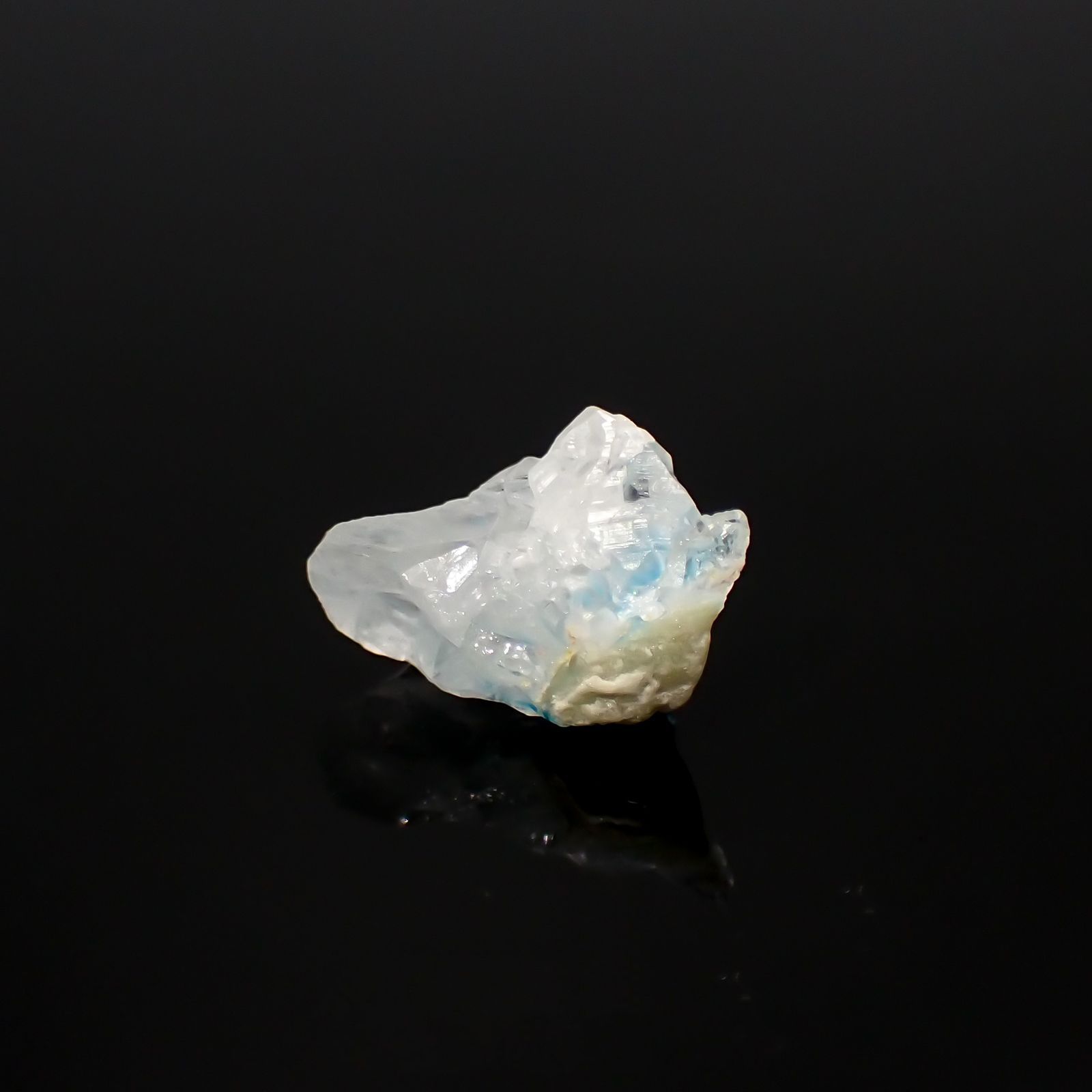 ユークレース 原石 ブラジル産 3.86ct[220115360]12.2x9.5mm前後