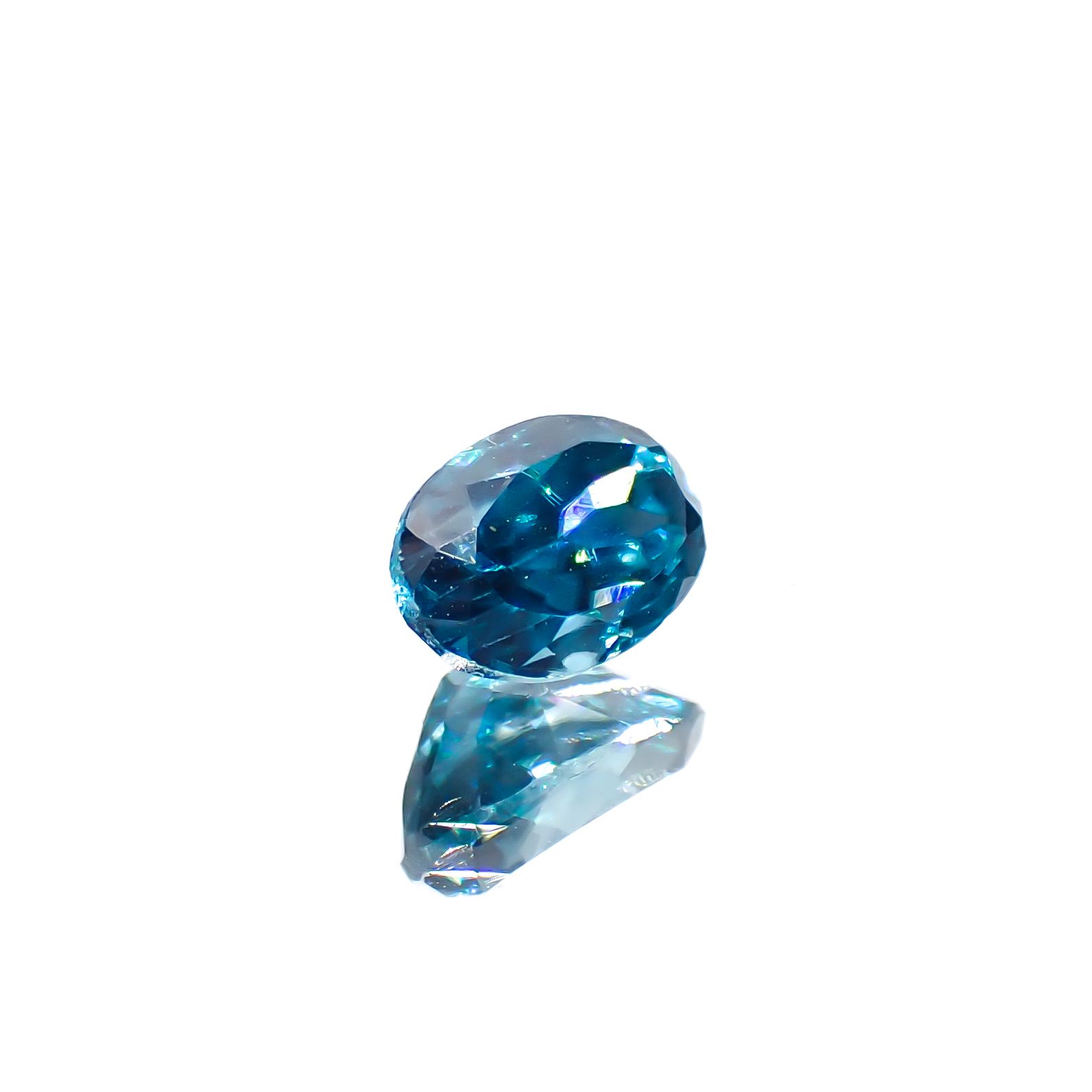 ブルージルコン カンボジア産 0.92ct[240728513]6.3x4.2mm前後