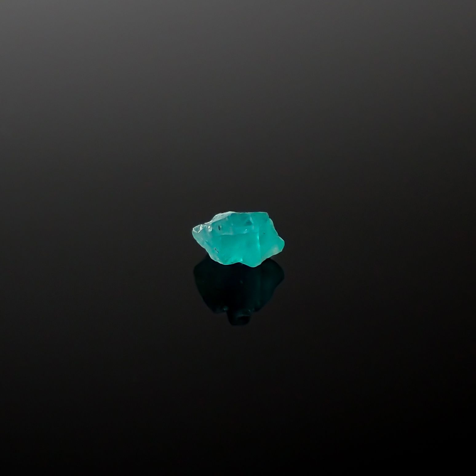 パライバトルマリン 原石 ブラジル・パライバ州バターリャ鉱山産 0.14ct[240326997]3x2.7mm前後