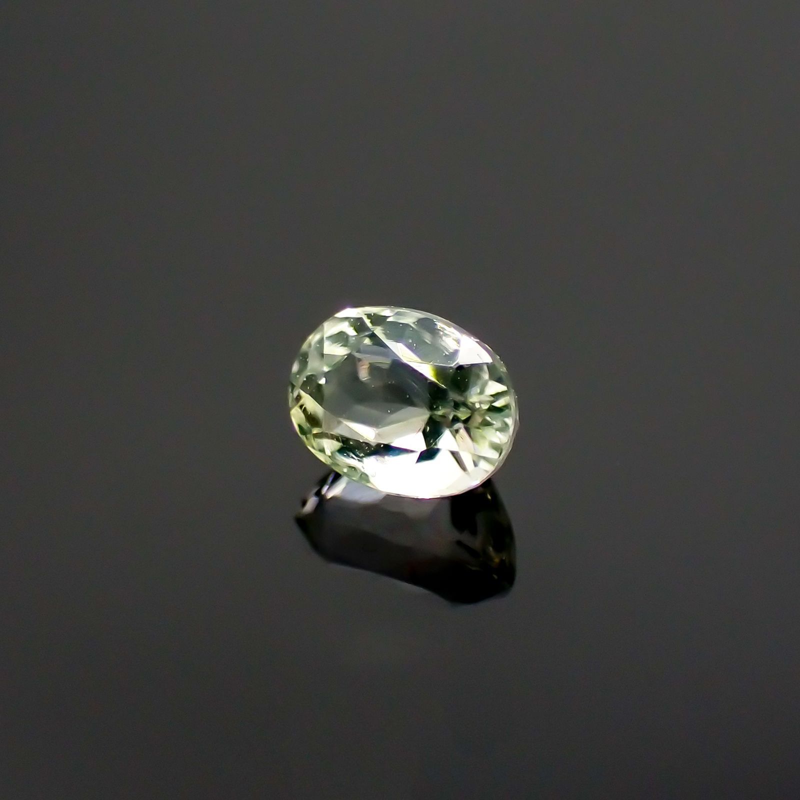 ハイアライトオパール(宝石名オパール) メキシコ産 0.177ct ソ付(彩珠)[210712057]3.9×3mm前後