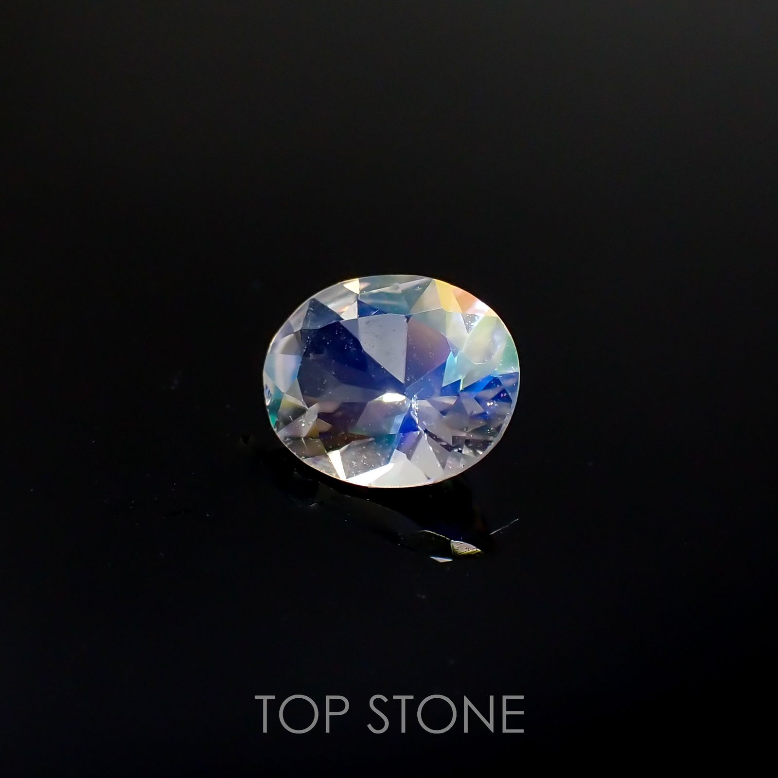 レインボームーンストーン(宝石名ラブラドライト)タンザニア産 0.54ct 識別済[220616645]6.3x5.3mm前後