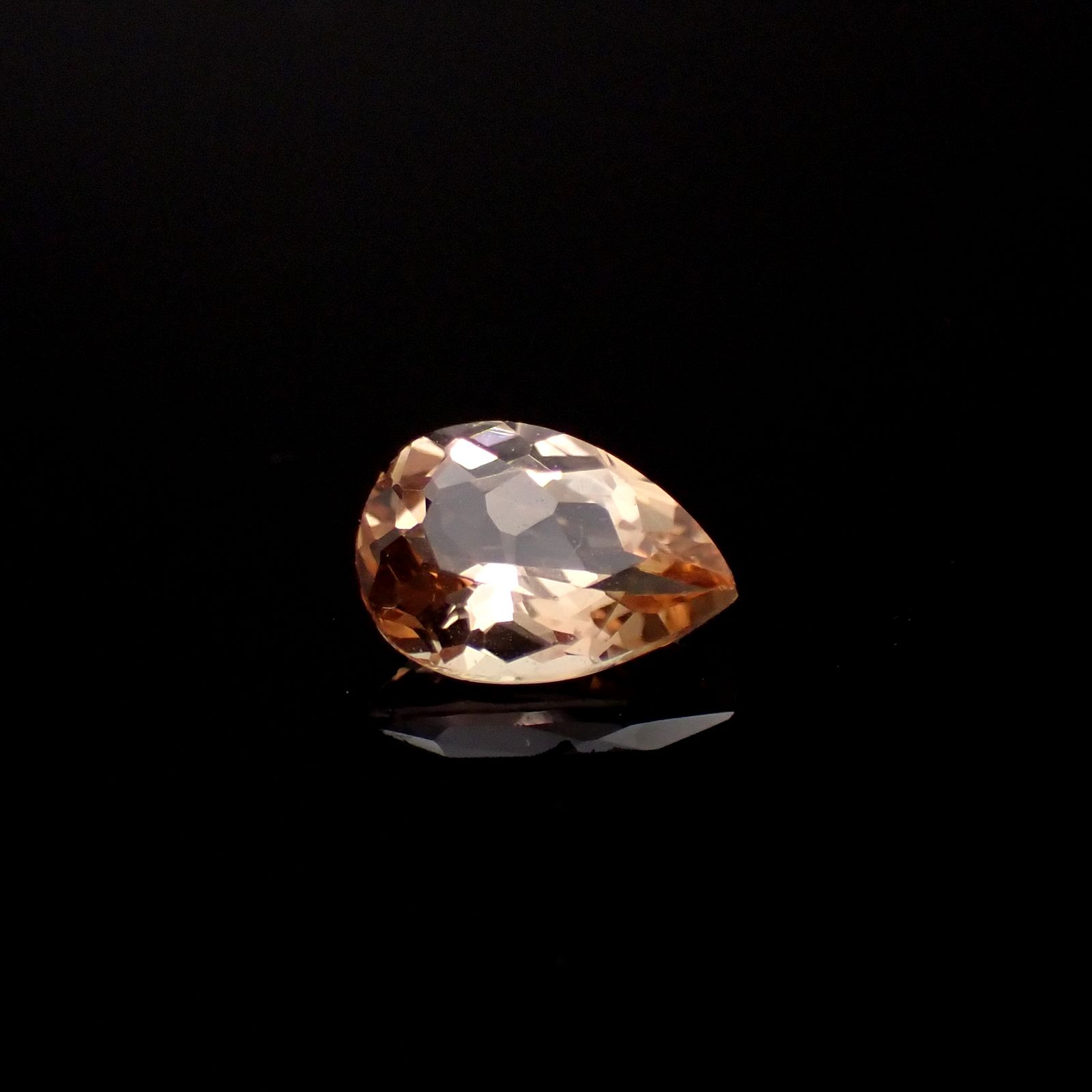 インペリアルトパーズ(宝石名トパーズ)ブラジル産 0.55ct 識別済[230722710]6.4x4.4mm前後