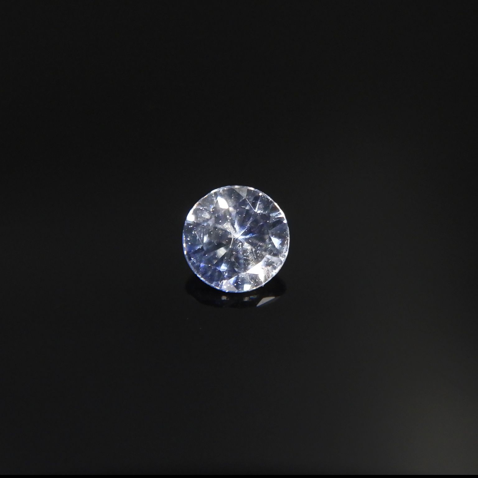 ベニトアイト アメリカ・カリフォルニア州産 0.050ct[230521978]2.2x2.2mm前後
