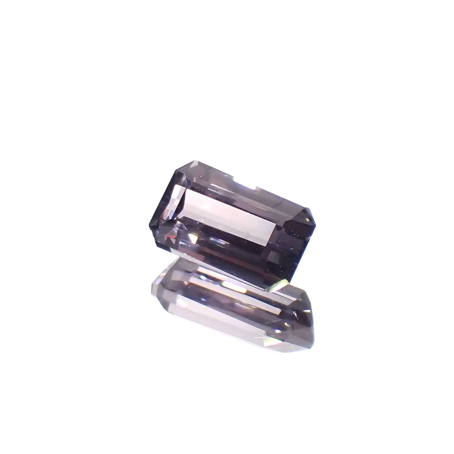 バイカラースピネル フルオレッセンス タンザニア/マダガスカル産 0.62ct[230722677]6.1x3.5mm前後