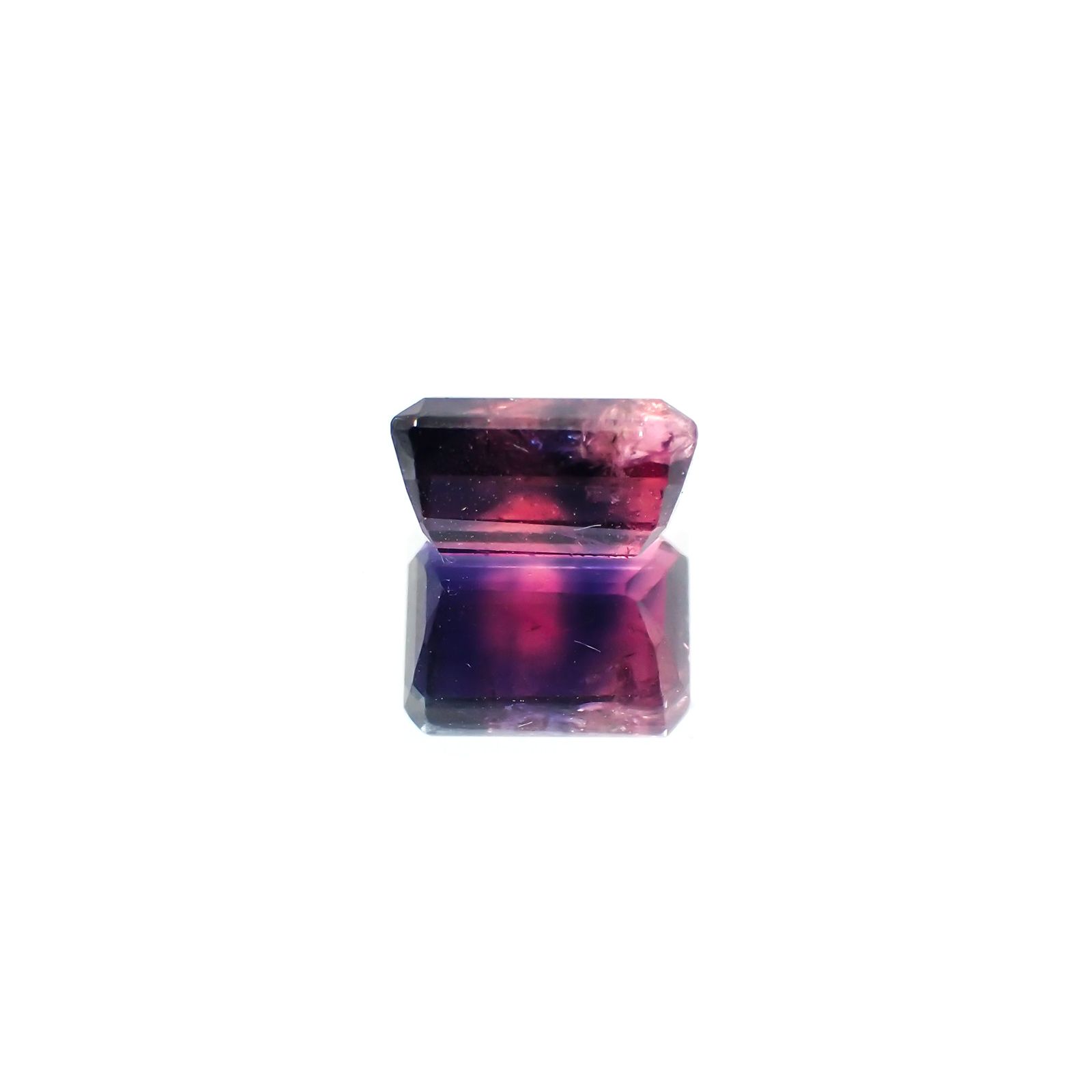 パーティカラーサファイア 非加熱(宝石名パーティカラード・サファイア) タンザニア産 2.704ct ソ付(彩珠)[210710613]8.3×6.1mm前後