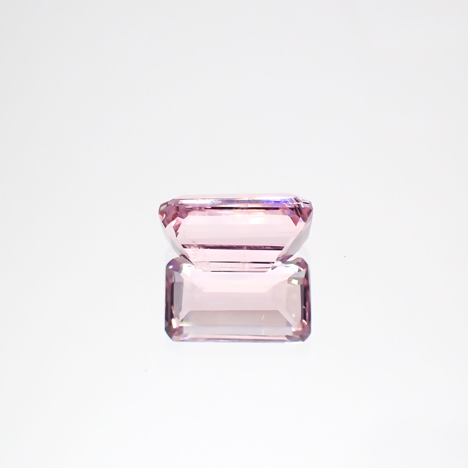 モルガナイト(宝石名モルガナイト)ナイジェリア産 1.41ct 識別済[231124113]8.6x5.1mm前後