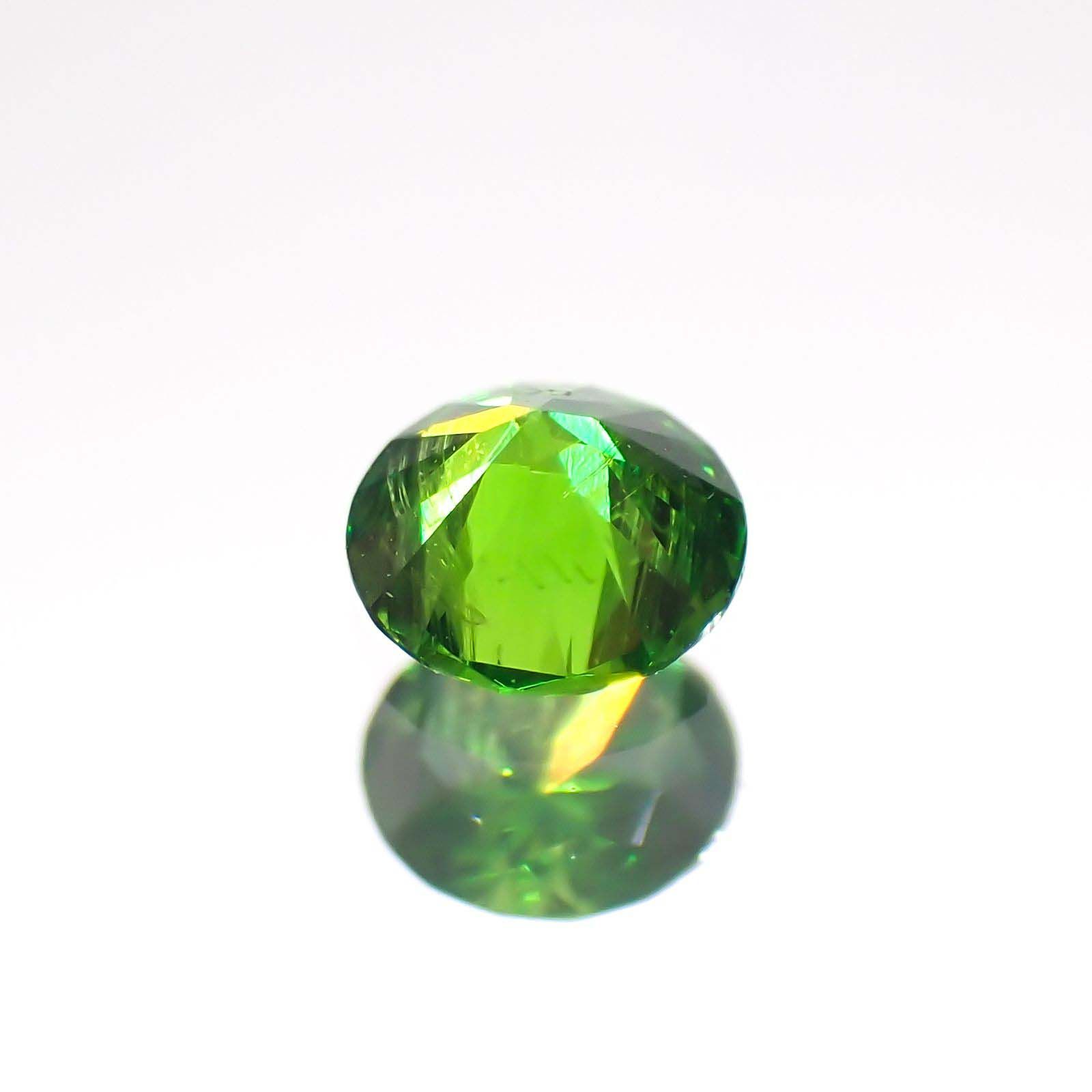 デマントイドガーネット(宝石名デマントイド・ガーネット)ロシア産 0.122ct ソ付(彩珠)[230622497]3x3mm前後