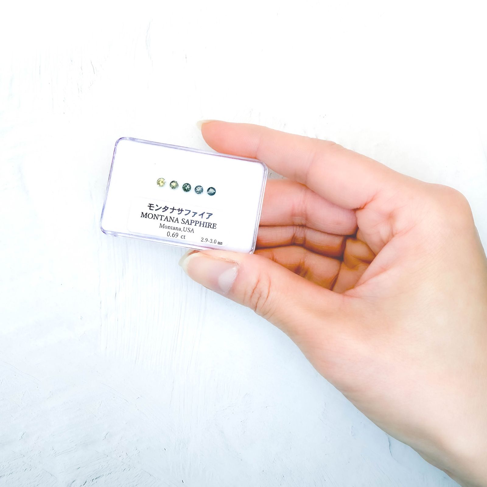 モンタナサファイア カラーグラデーション5個セット アメリカ・モンタナ州産 0.69ct(5pcs合計) / 2.9-3.0x2.9-3.0mm前後 [260131625]