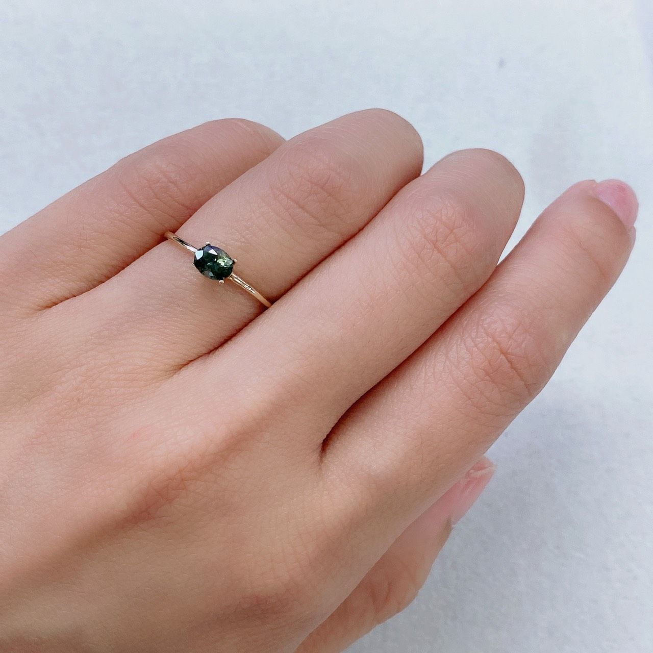 ゴールドシーンサファイア非加熱(宝石名シーン・サファイア) ケニア産 0.54ct 識別済[210712071]5×4mm前後