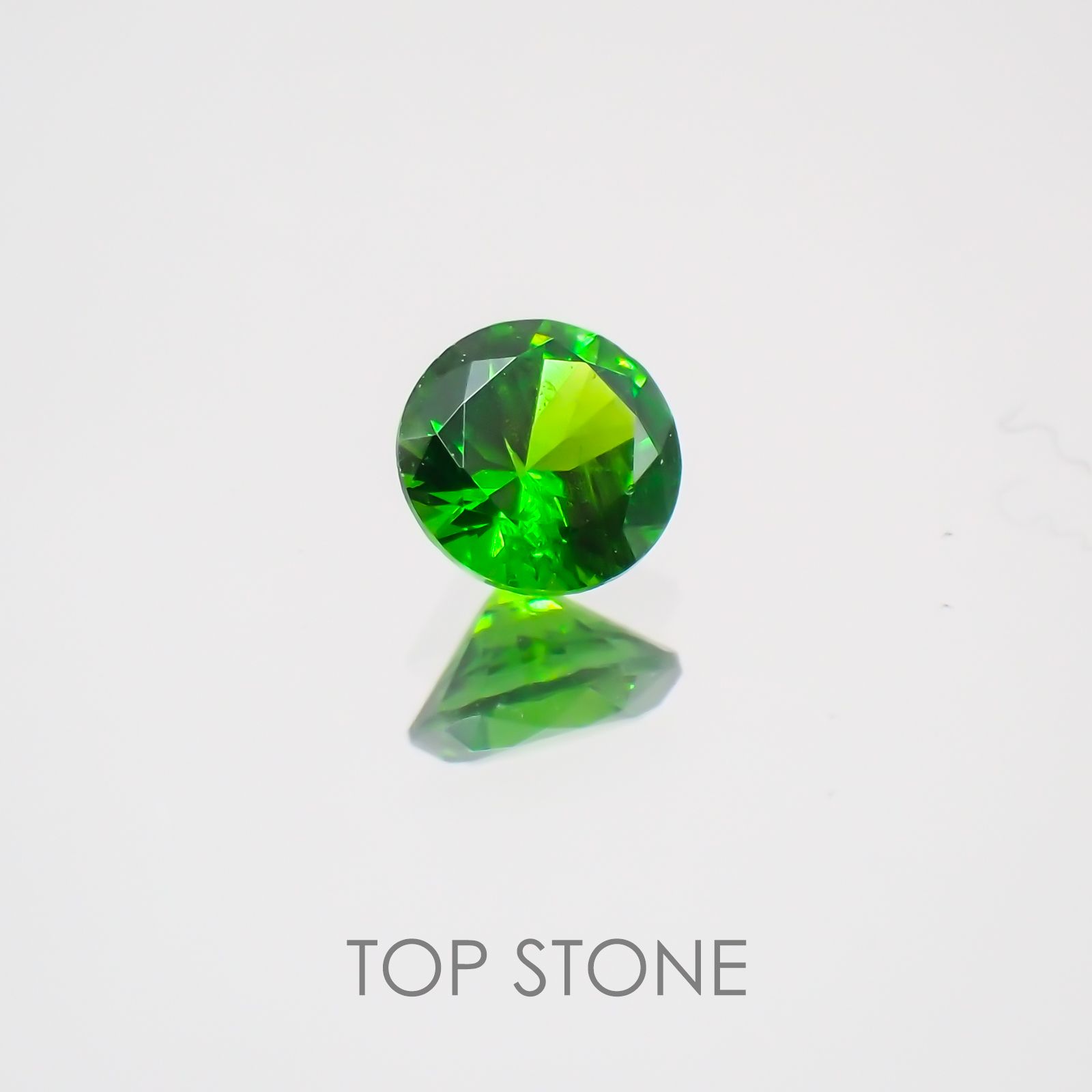 デマントイドガーネット(宝石名デマントイド・ガーネット) ロシア産 0.139ct ソ付(彩珠)[20052389]3.1×3.1mm前後