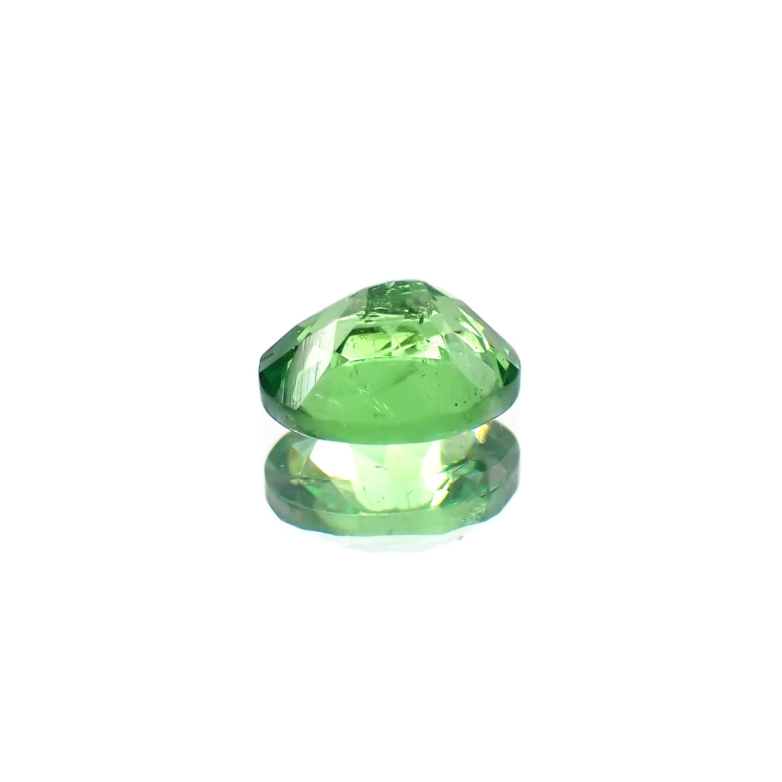 ツァボライト(宝石名ガーネット)タンザニア産 0.23ct 識別済[251018726]4.2x3.1mm前後