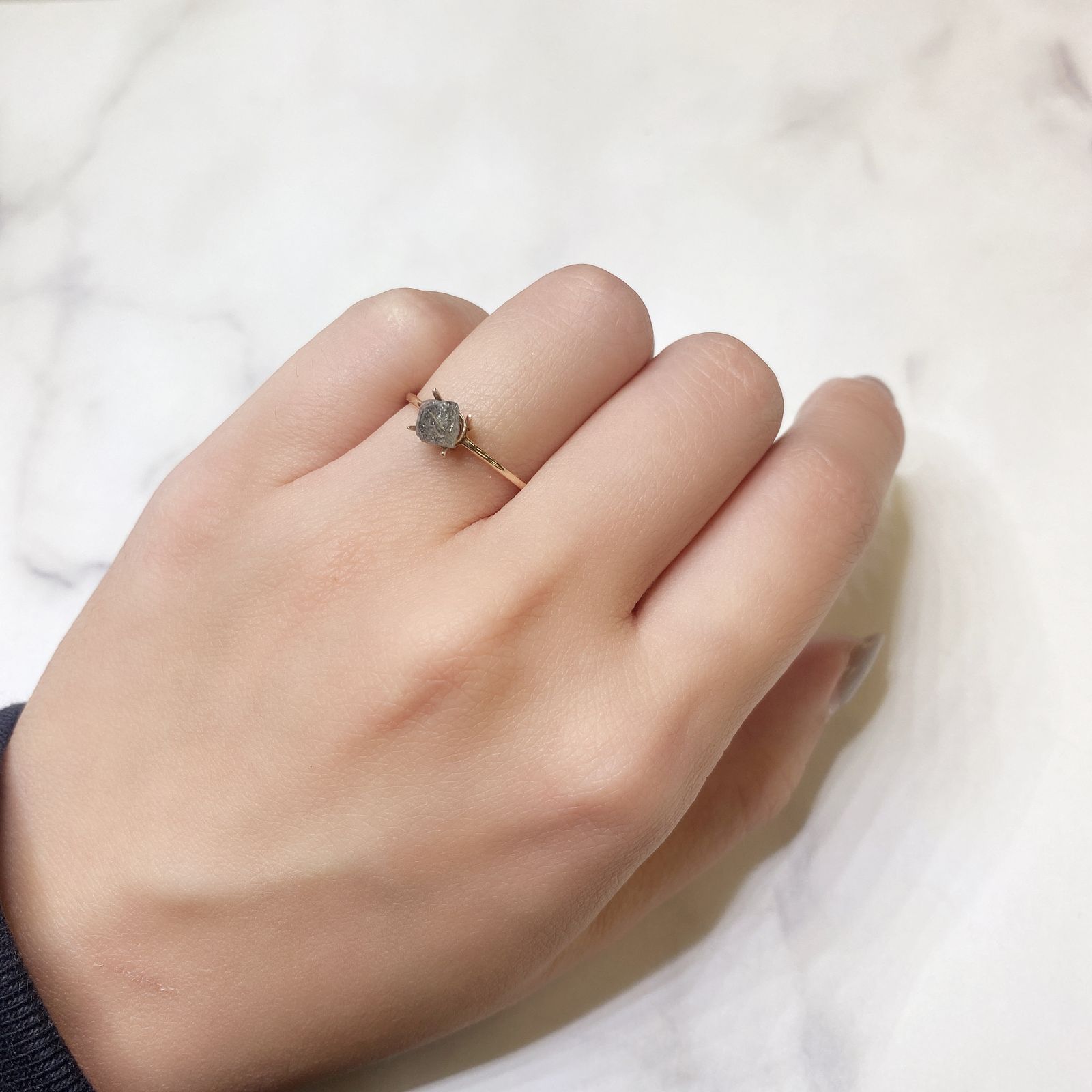 ダイヤモンド(宝石名ダイアモンド) 原石・結晶 0.83ct 識別済[211013375]5.8×6mm前後
