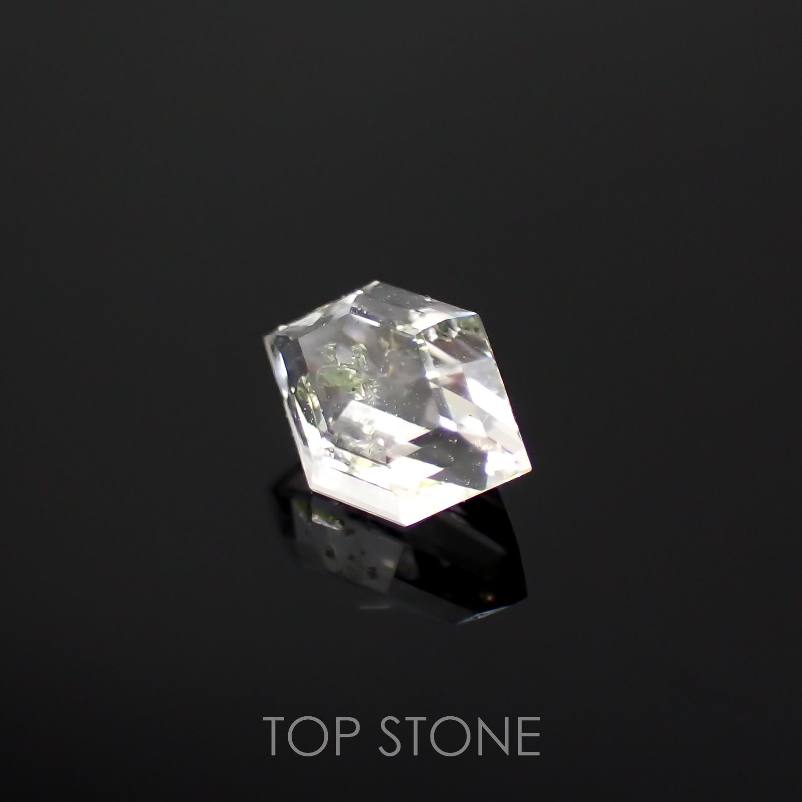 ◇カスタムカット◇オイルインクォーツ パキスタン産 0.38ct[221018534]6.3x4mm前後