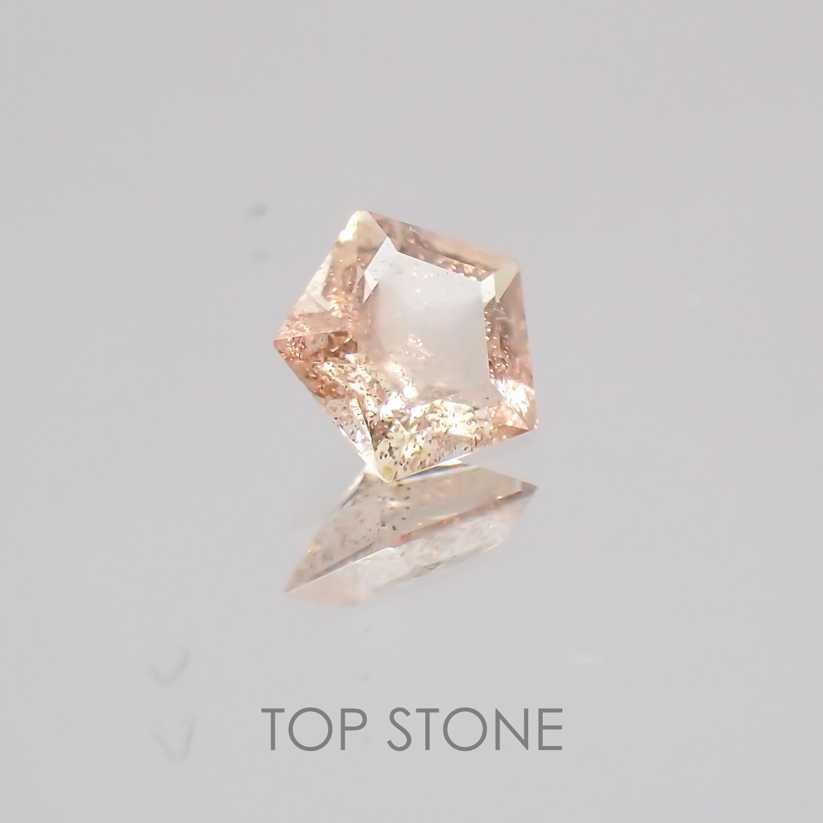 ◇ペンタゴンカット◇オレゴンサンストーンSA アメリカ産 ルース 0.15ct[21059541]4.1×4.1mm前後