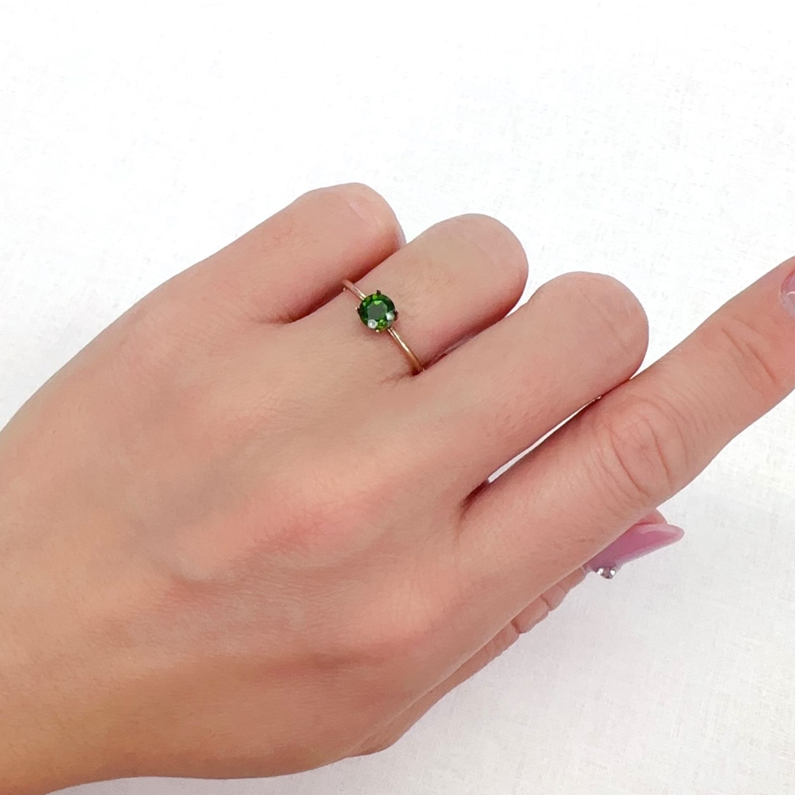 クロムダイオプサイド(宝石名クロム・ダイオプサイド)ロシア産 0.53ct 識別済[231124291]5.1x5.1mm前後
