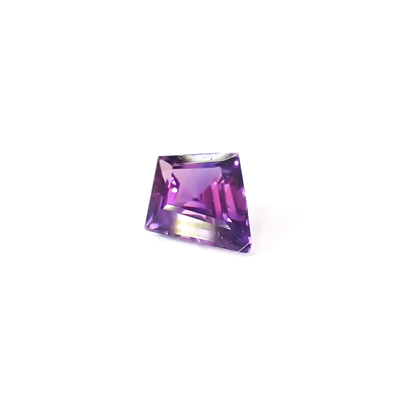 ◇カスタムカット◇ウィンザーサファイア タンザニア・ウィンザー産 0.22ct / 5.3x4mm前後 [260532133]