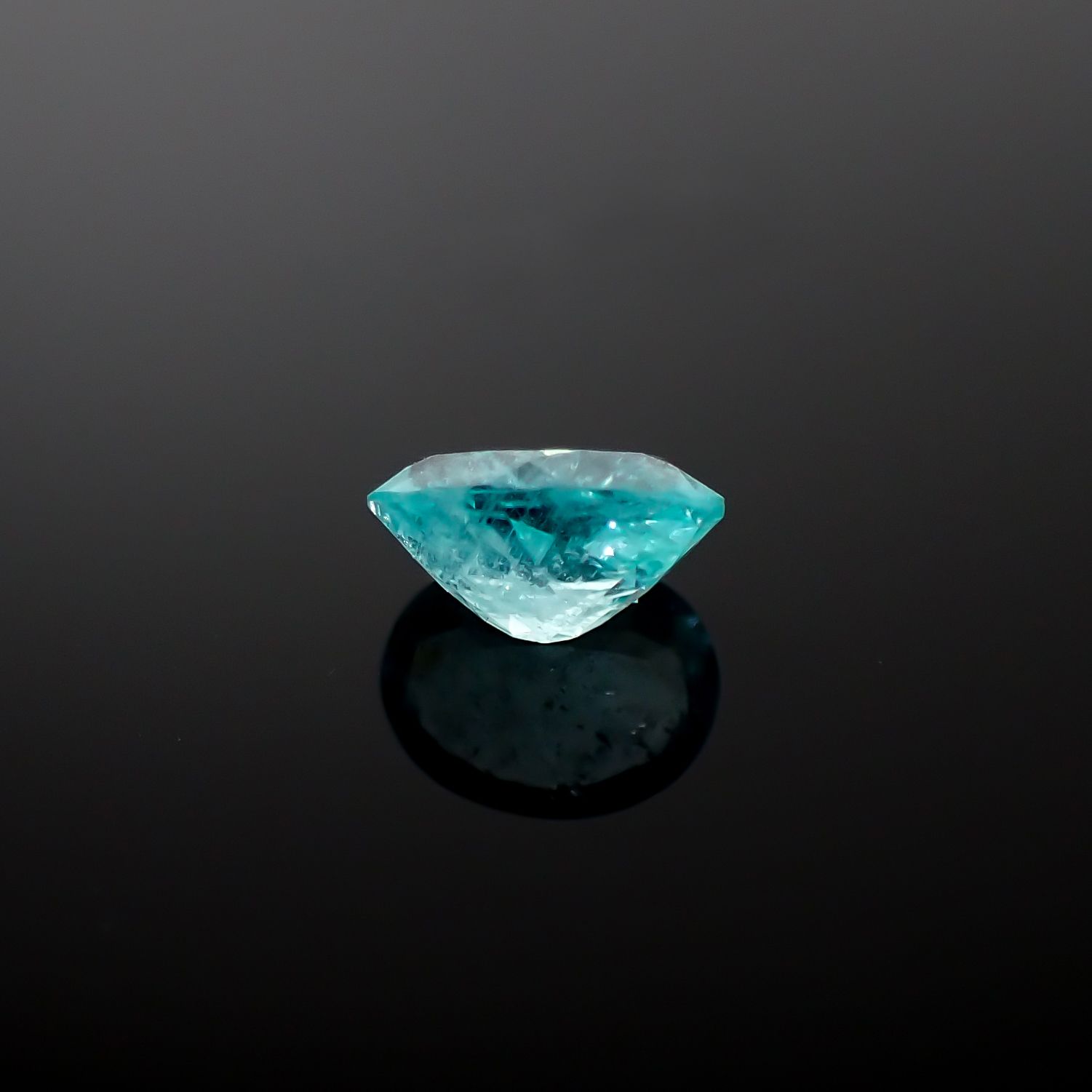 パライバトルマリン ブラジル・キントス鉱山産 0.56ct[240928721]6.1x4.8mm前後