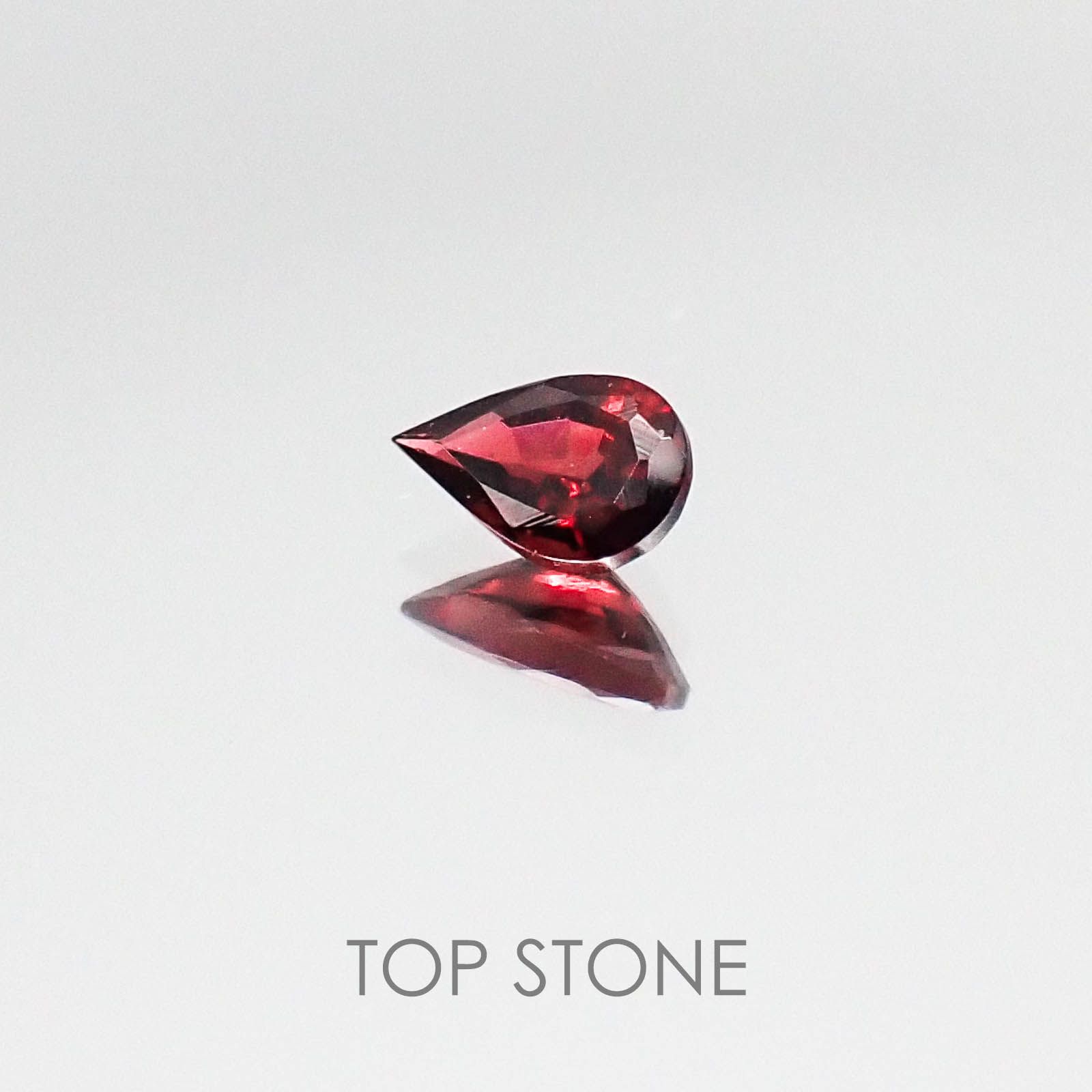 レッドスピネル タンザニア産 ルース 0.24ct[20073929]5.1×3.2mm前後