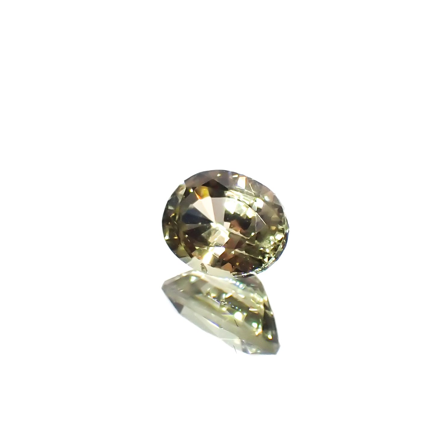バナジウムクリソベリル(宝石名クリソベリル)マダガスカル産 0.354ct ソ付(日独)[240527632]4.84x3.6mm前後