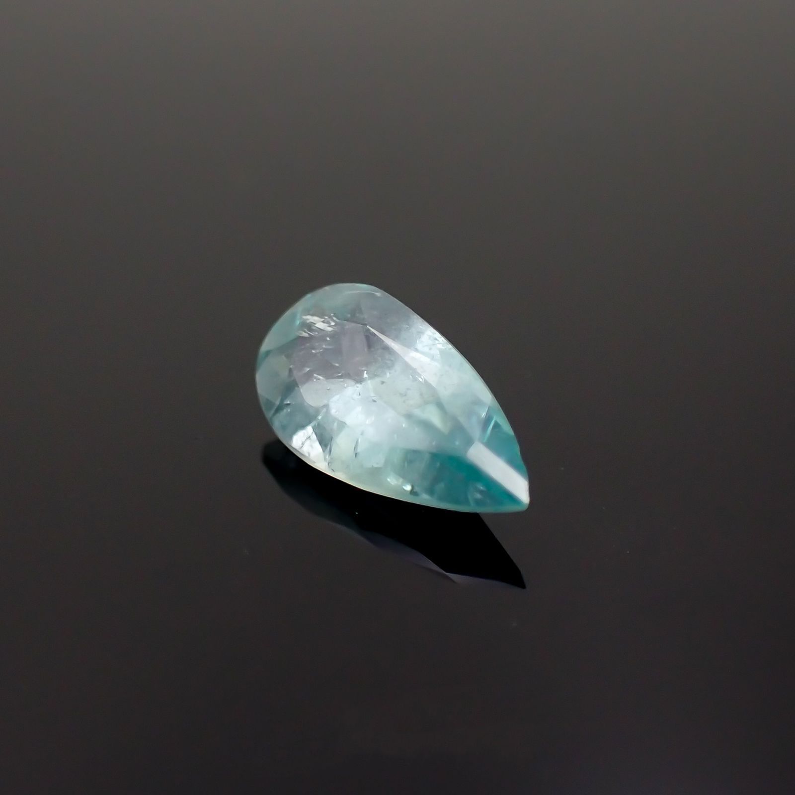 ユークレース(宝石名ブルー・ユークレース)コロンビア産 0.796ct ソ付(彩珠)[221018683]9.3x4.7mm前後