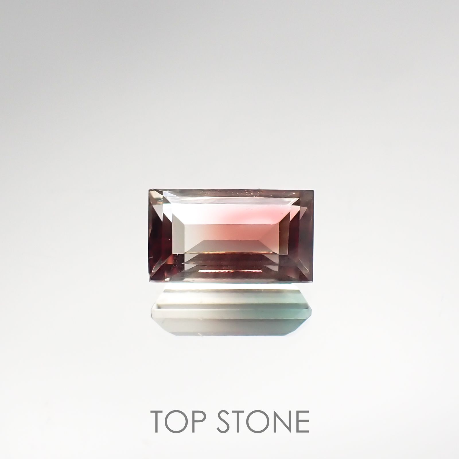 バイカラーオレゴンサンストーン(宝石名バイカラー・ラブラドライト) アメリカ・オレゴン州産 0.83ct 識別済[210711955]7.3×4.1mm前後