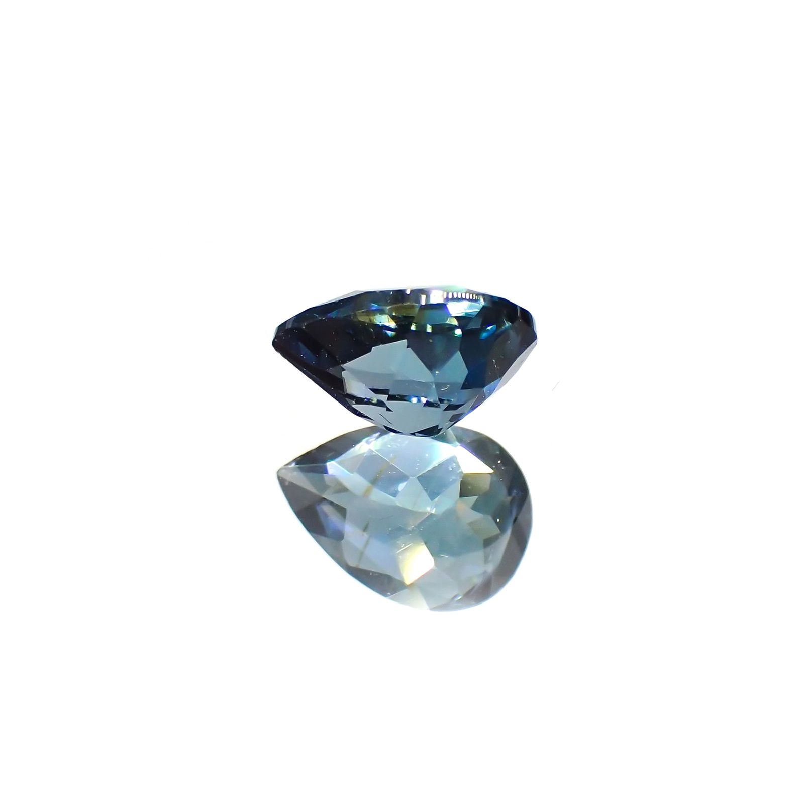 ブルートルマリン(宝石名トルマリン)アフガニスタン産 0.56ct 識別済[250115321]6.4x4.5mm前後