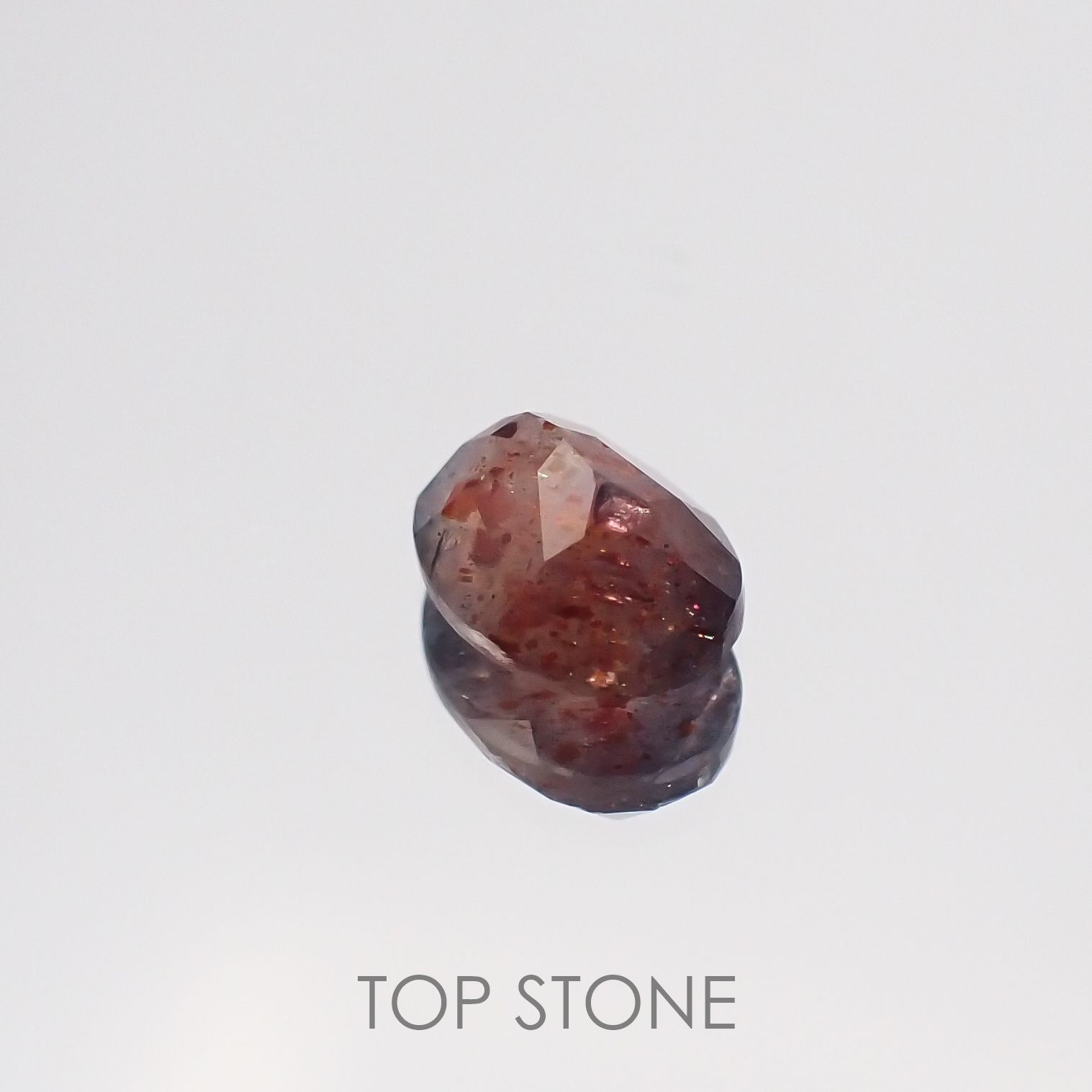 ブラッドショットアイオライト インド産 ルース 0.68ct[210611115]7.1×5.1mm前後