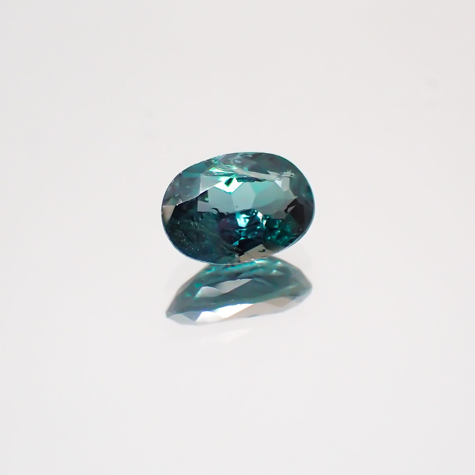アレキサンドライト ブラジル産 ルース 0.38ct[20052697]5.2×3.5mm前後