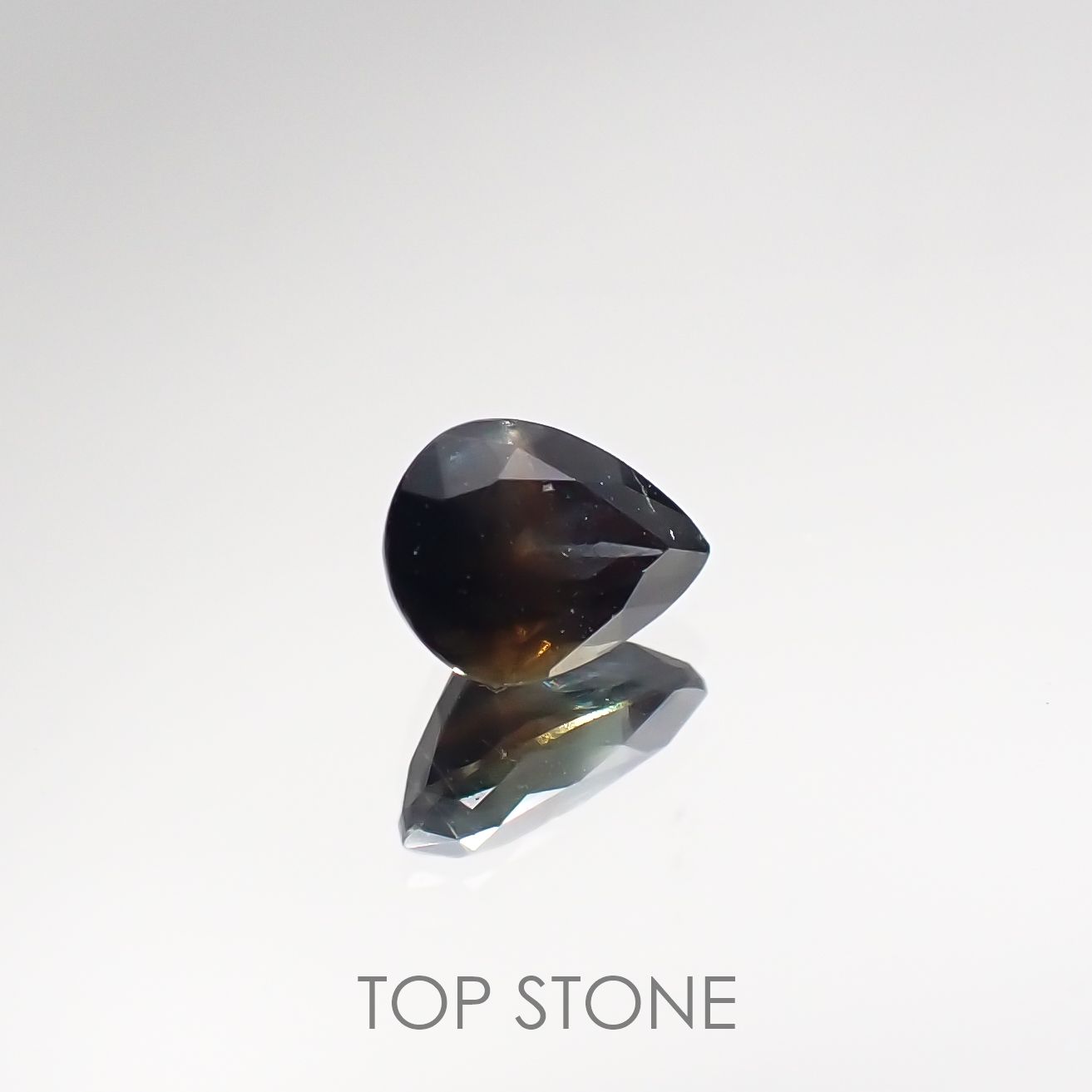 ゴールドシーンサファイア非加熱(宝石名シーン・サファイア) ケニア産 0.46ct 識別済[210712068]5.4×3.9mm前後