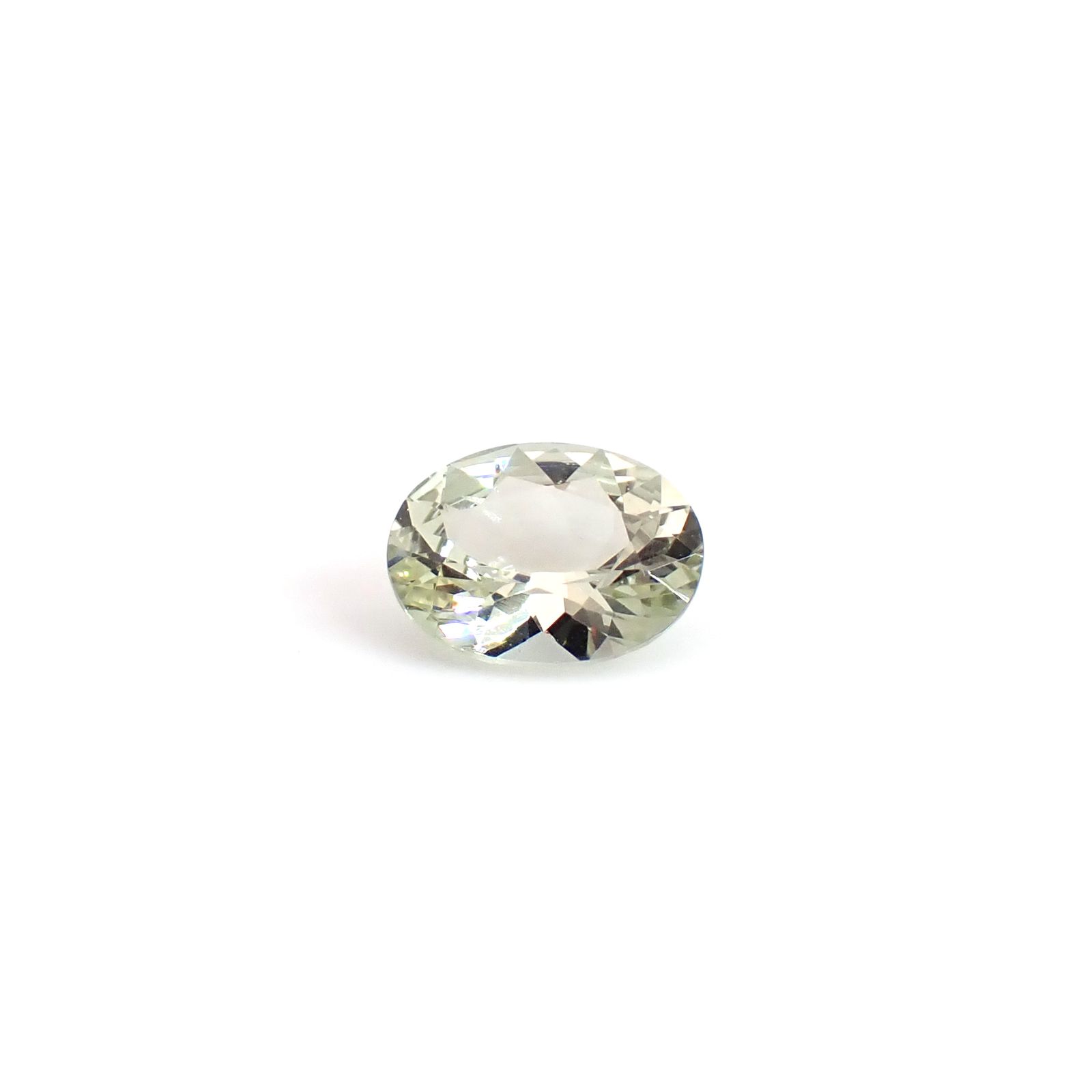 ミントガーネット タンザニア産 0.62ct / 6.3x4.9mm前後 [260932679]