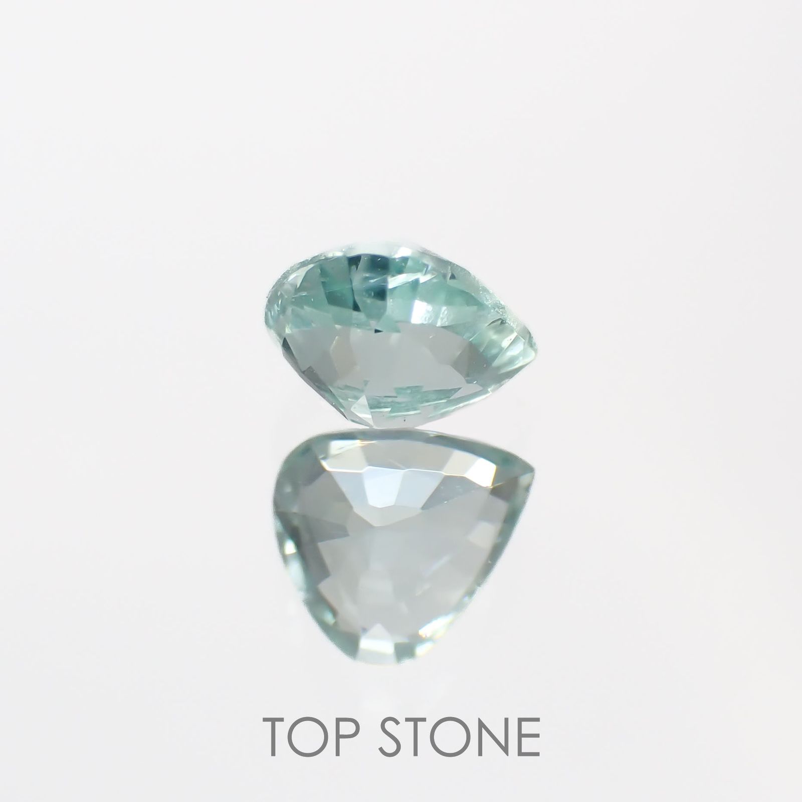 ミントベリル(宝石名グリーン・ベリル)ブラジル産 0.47ct 識別済[220817551]5.7x5.1mm前後