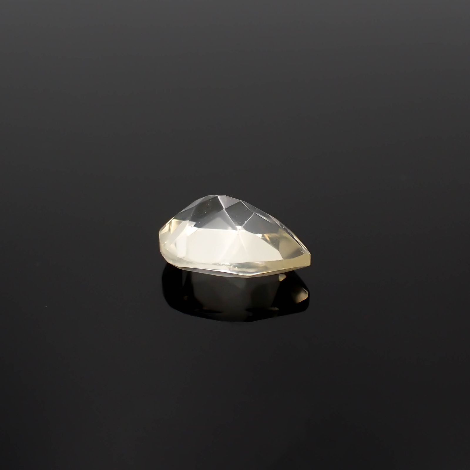 ゴールデンラブラドライト メキシコ産 1.39ct / 8.9x6.8mm前後 [251220366]
