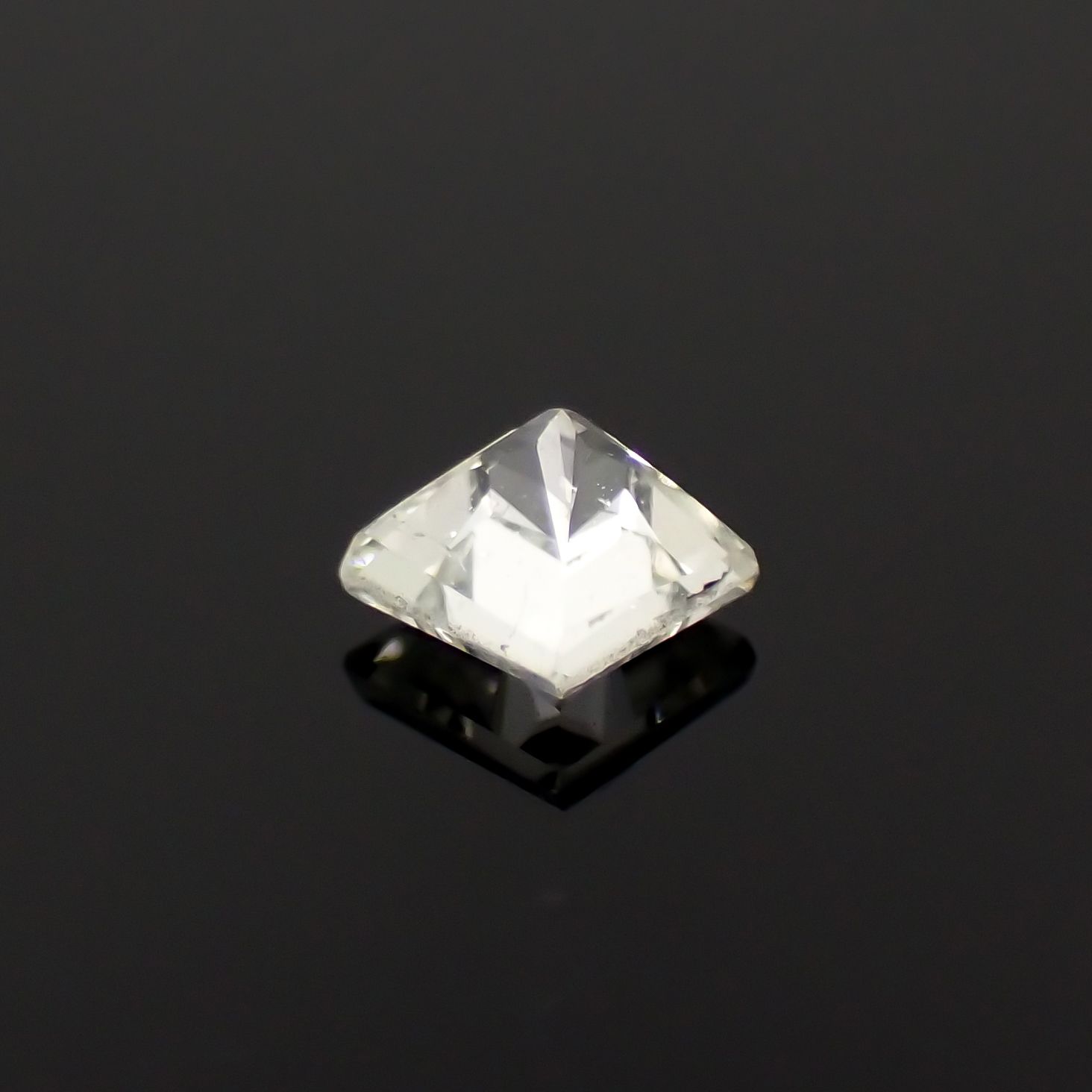 ◇プリンセスカット◇リューコガーネット ビルマ産 0.19ct[230923365]2.9x2.9mm前後