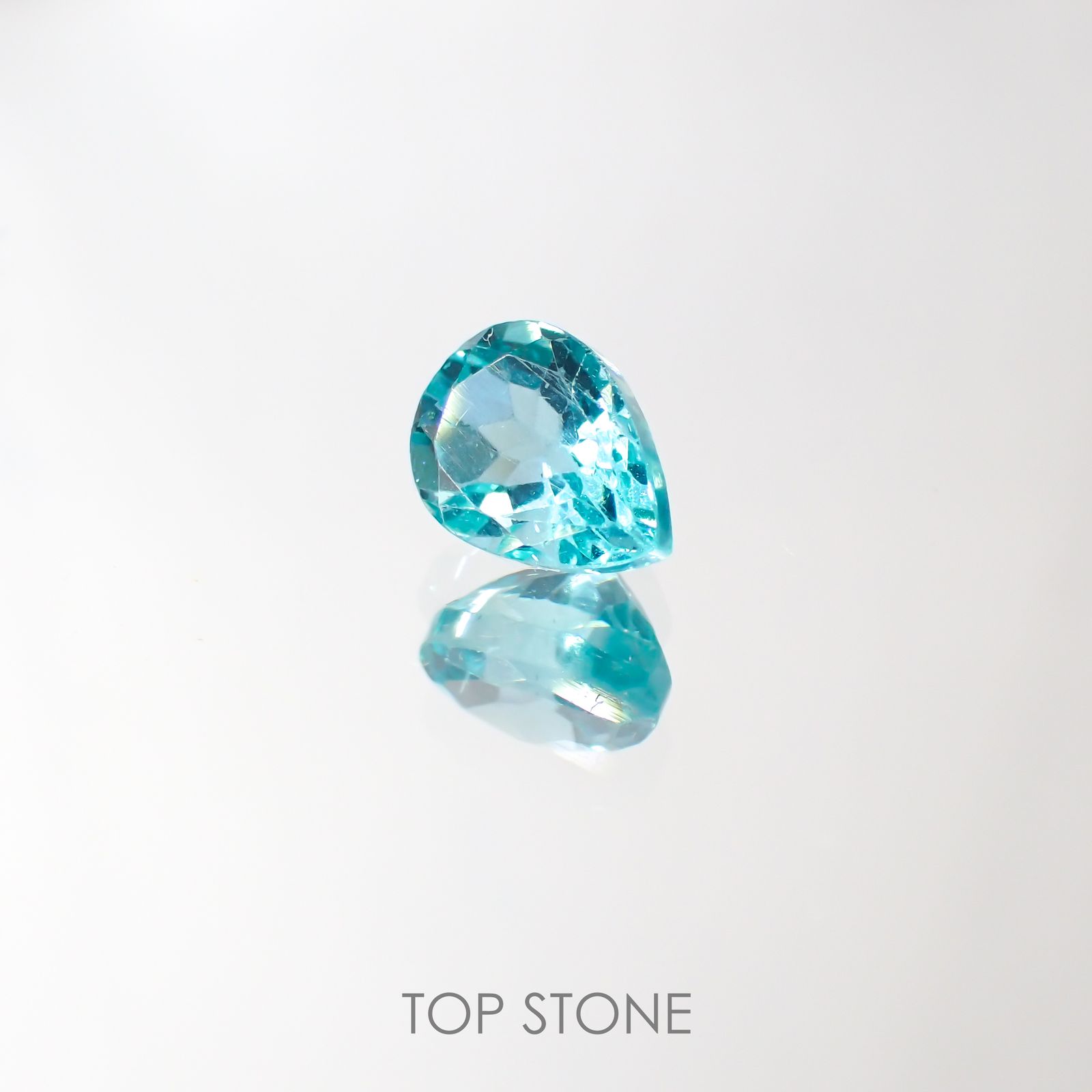 アパタイト(宝石名アパタイト) マダガスカル産 0.88ct 識別済[211013525]6.6×5mm前後