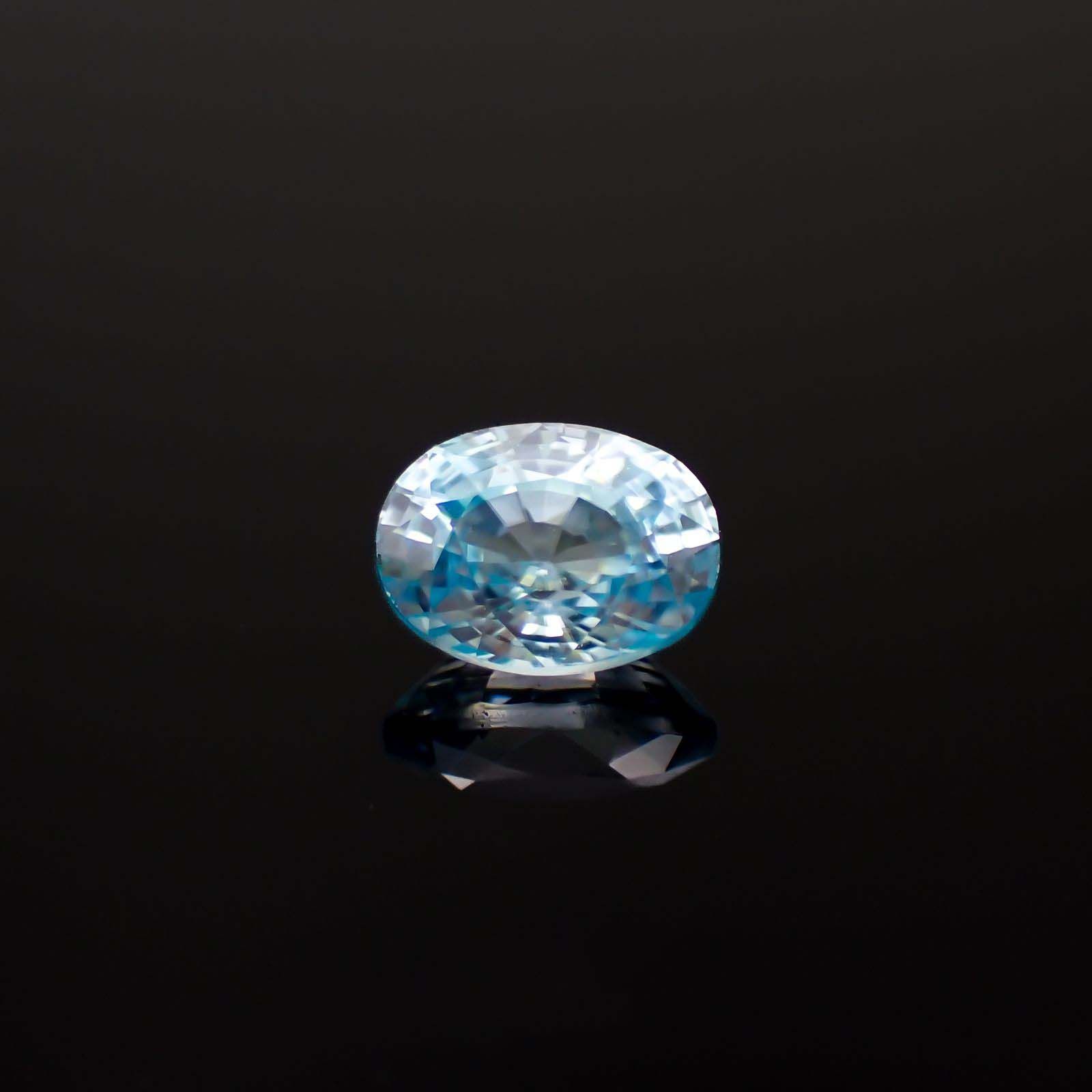 アイスブルージルコン カンボジア産 2.19ct[221018657]8x6mm前後