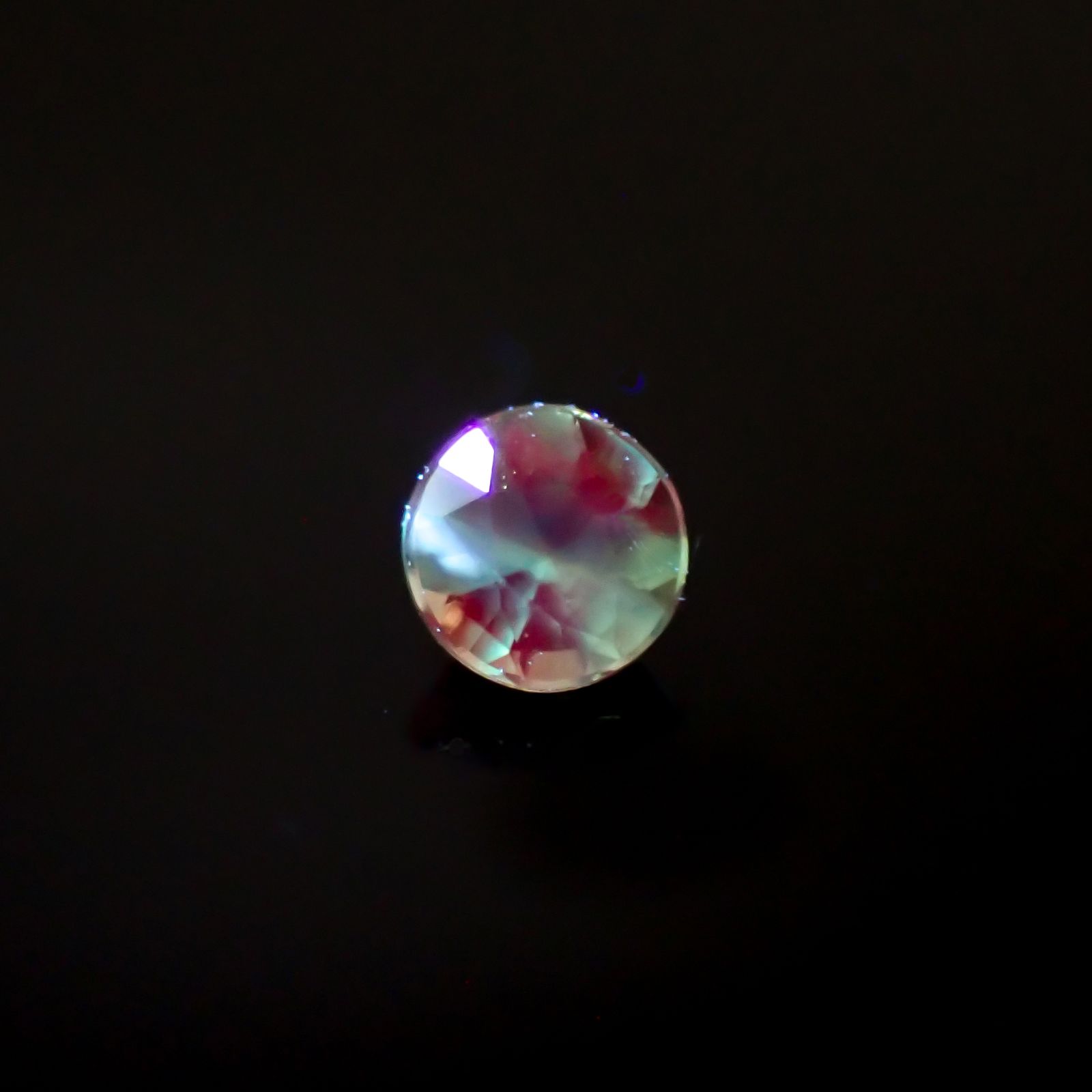 アレキサンドライトキャッツアイ ブラジル産/EmeraldMains社製 0.071ct[240627963]2.3x2.3mm前後