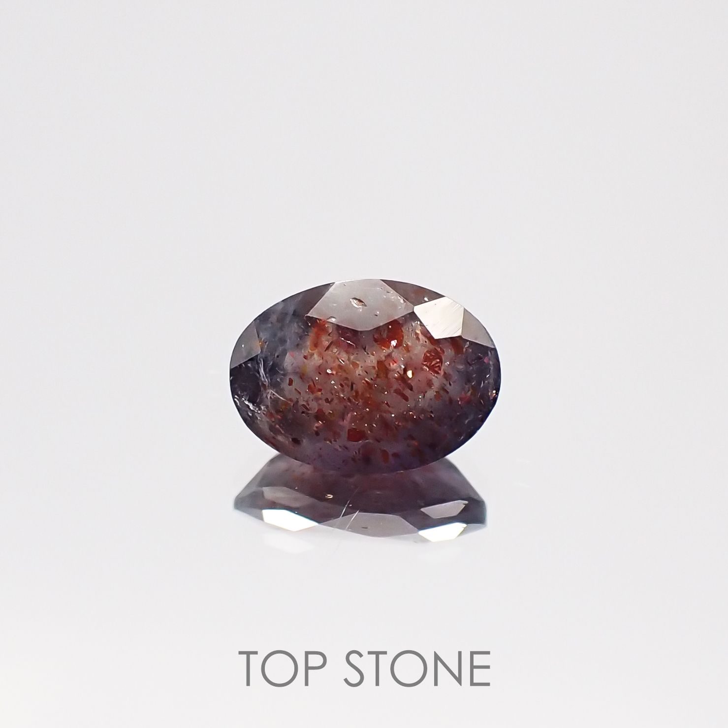 ブラッドショットアイオライト インド産 ルース 0.68ct[210611115]7.1×5.1mm前後