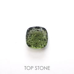 ◇甲州貴石切子Plus Three◇モルダバイト(宝石名モルダバイト) カード付き 旧チェコスロバキア産 1.75ct 識別済[220716745]8.3x8.3mm前後