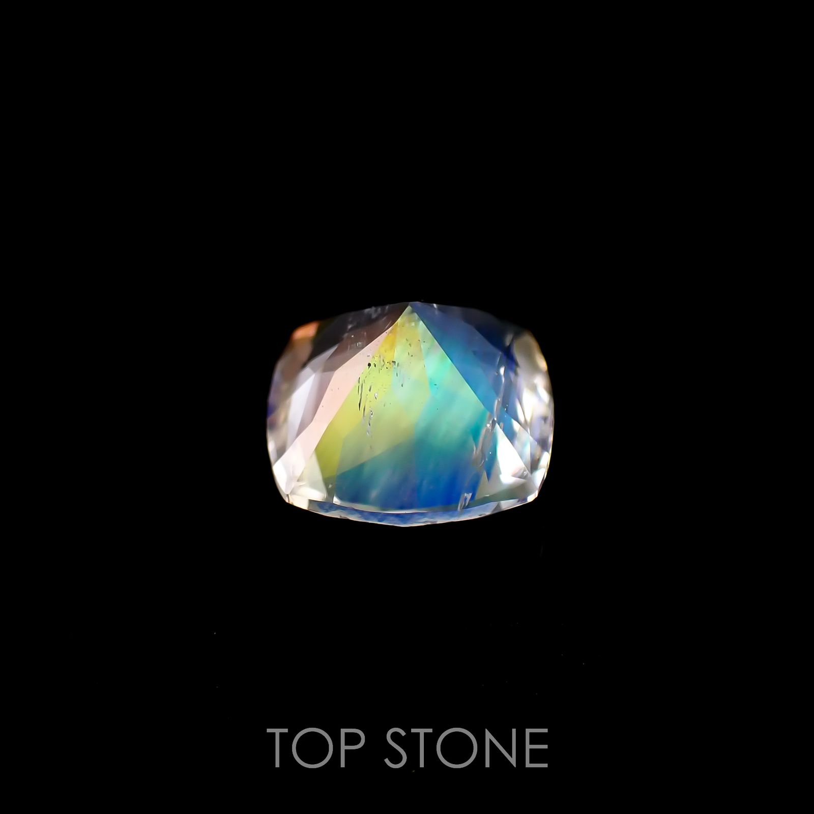 レインボームーンストーン(宝石名ラブラドライト)タンザニア産 0.75ct 識別済[220817473]5.7x5.7mm前後