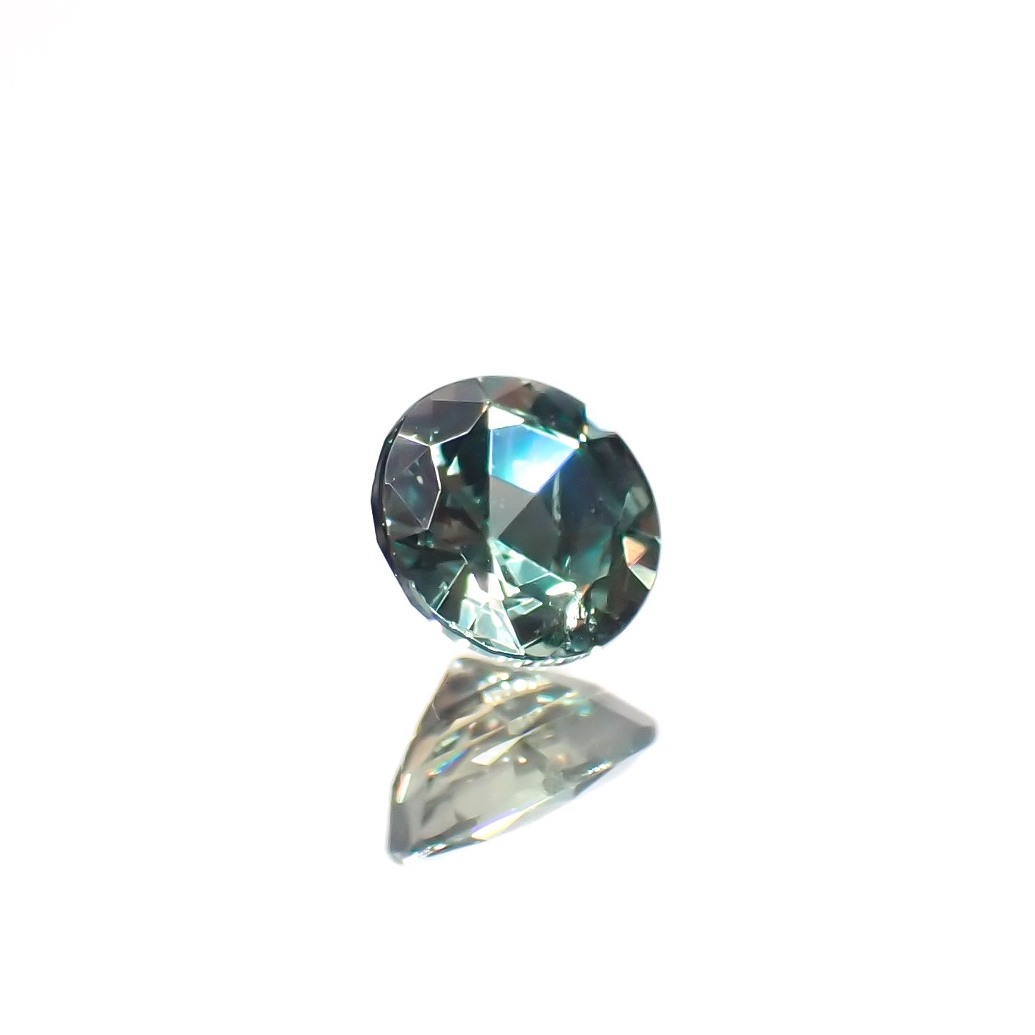アレキサンドライト(宝石名アレキサンドライト)ブラジル産/EmeraldMains社製 0.167ct ソ付(彩珠)[231224619]3.3x3.2mm前後