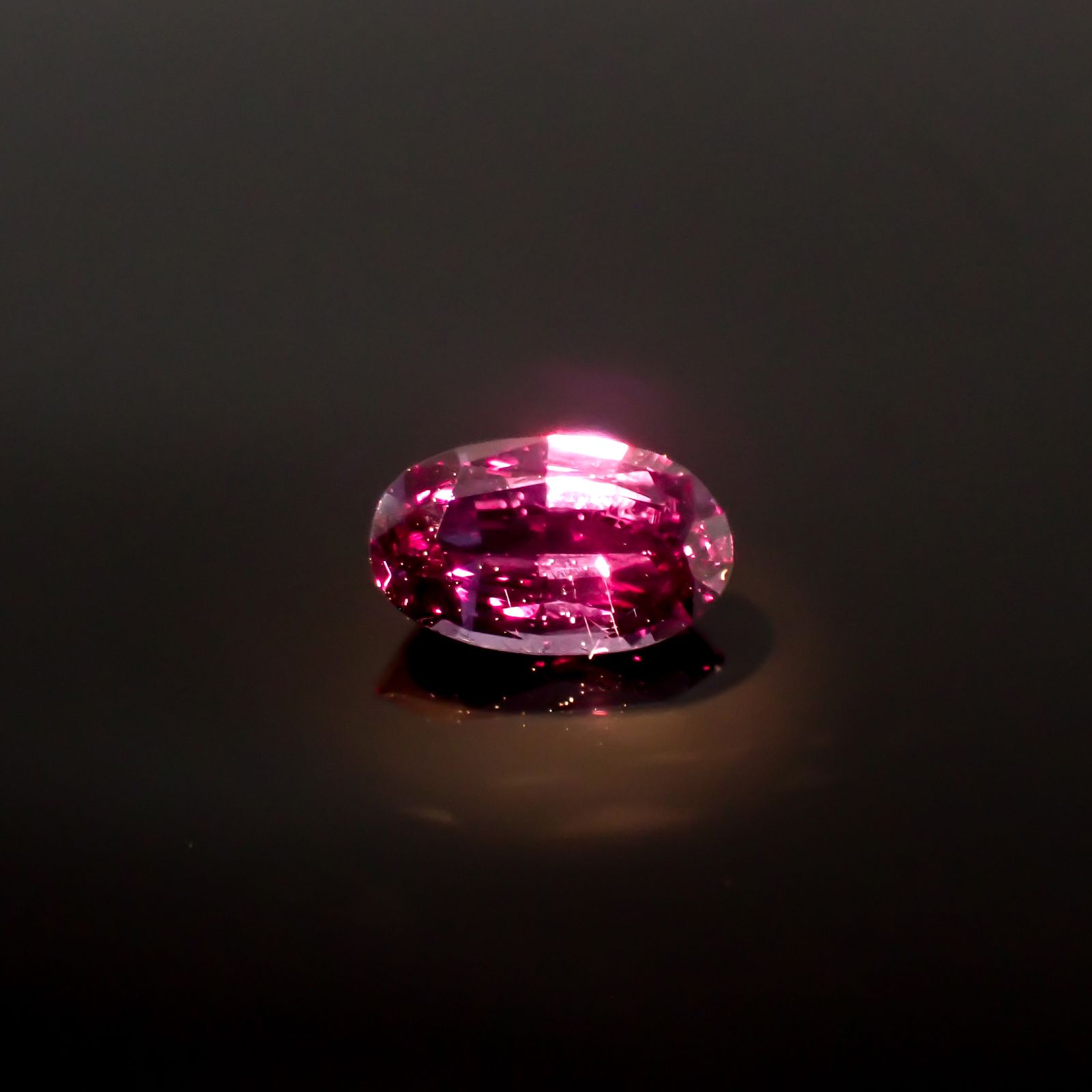 ベキリーブルーガーネット（カラーチェンジガーネット アレキタイプ） マダガスカル・ベキリー産 0.97ct[240628291]7.7x4.6mm前後