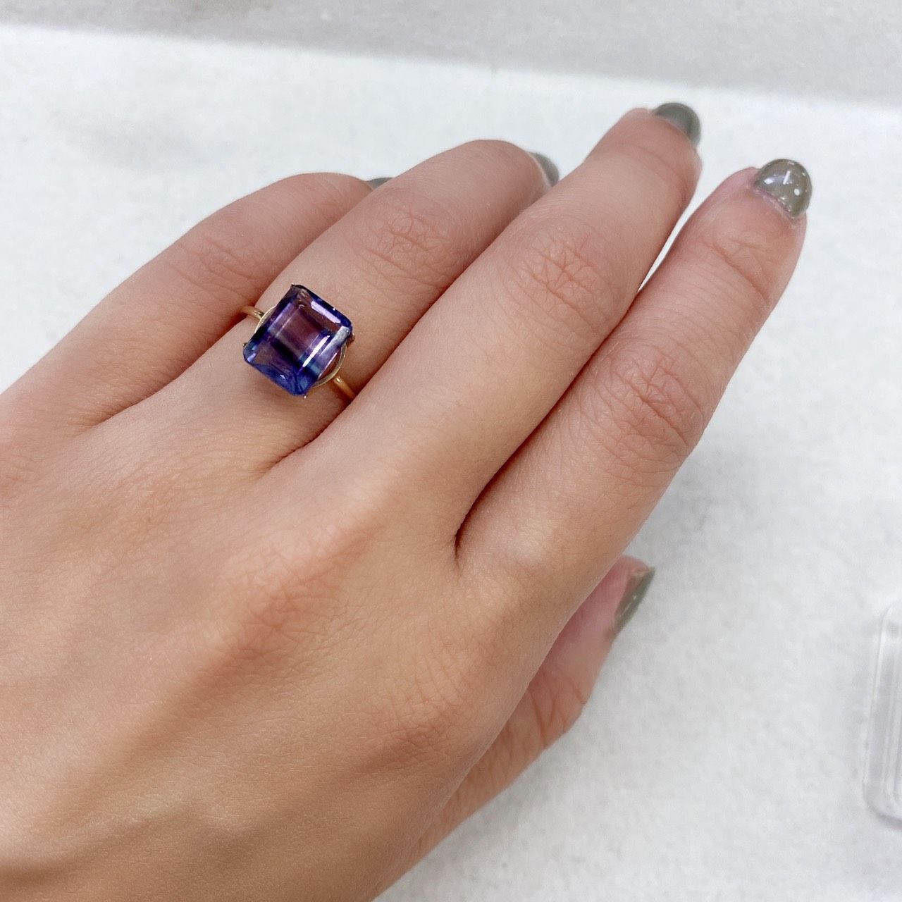 バイカラーフローライト ブラジル産 ルース 4.11ct[210913210]10.1×7.9mm前後