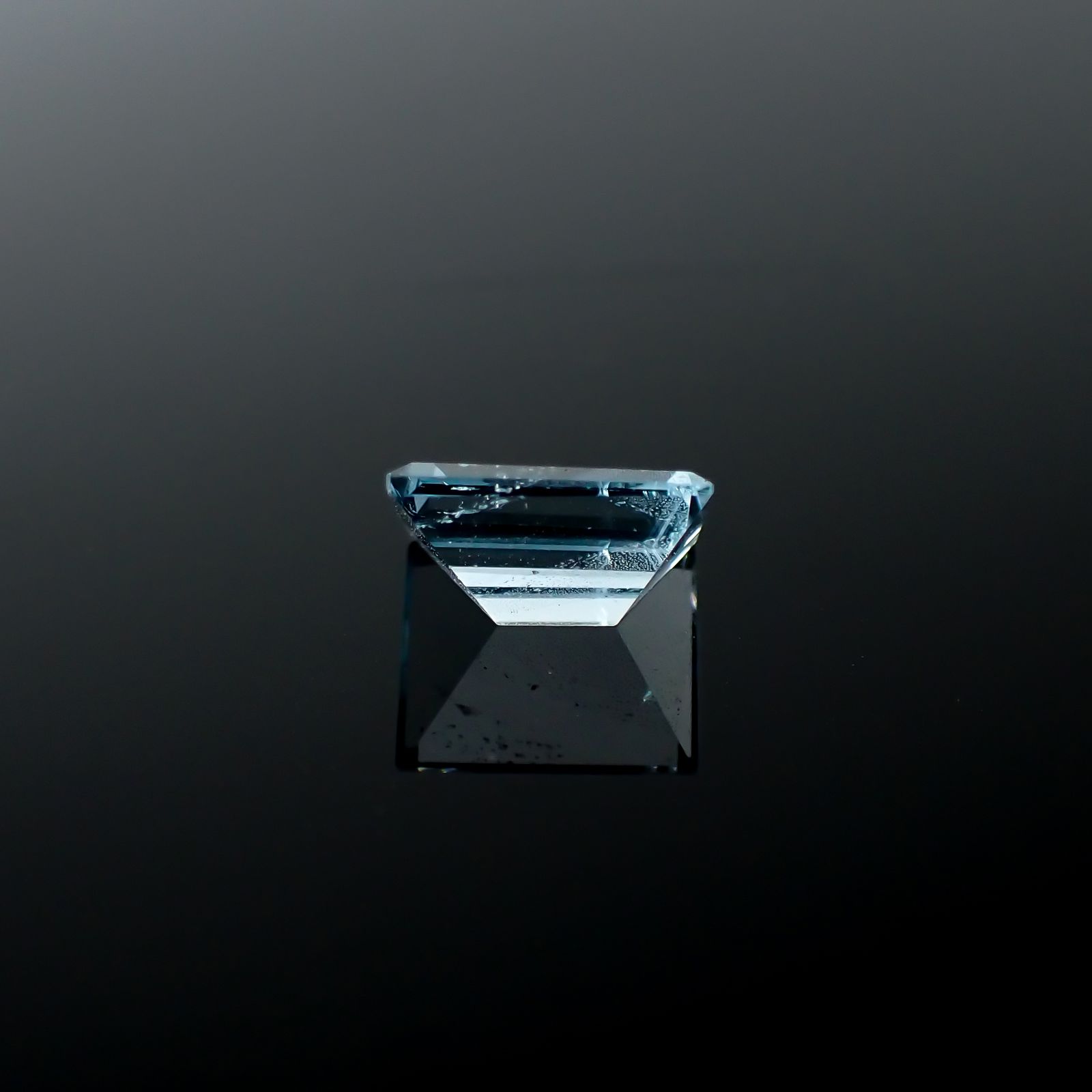 ◇ミラーカット◇アクアマリン モザンビーク産 1.97ct[240226104]9x7.3mm前後