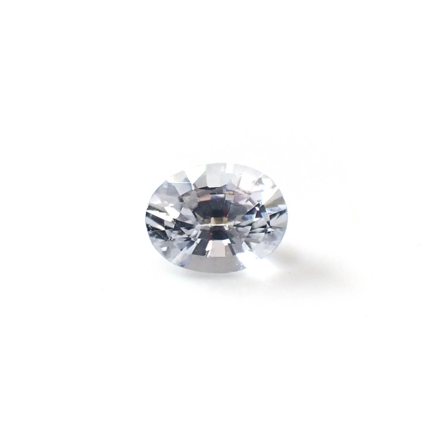 カラーレスサファイア スリランカ産 0.37ct [250830975]4.9x3.8mm前後