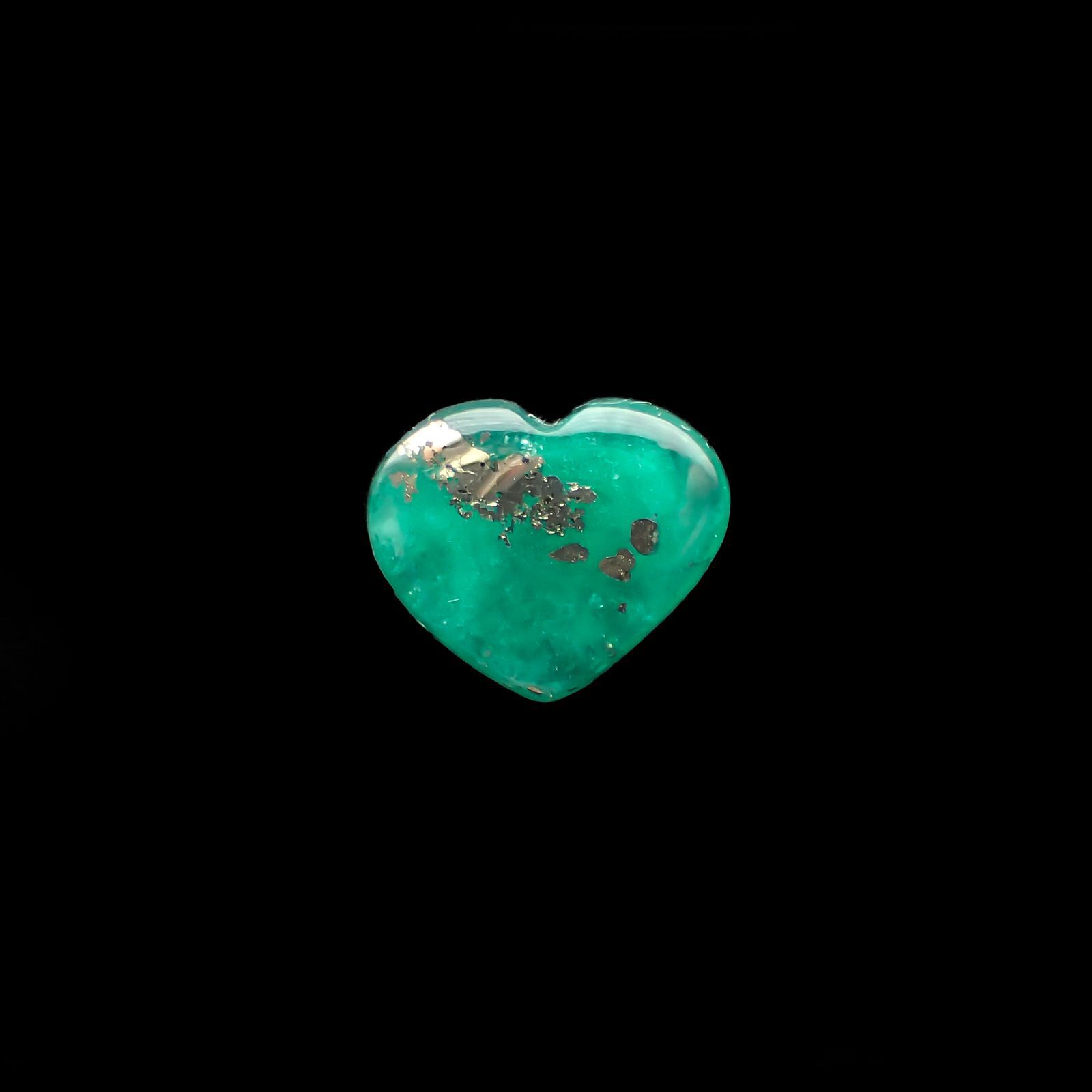 パイライトインエメラルド(宝石名パイライトインエメラルド) コロンビア・チボール鉱山産 1.679ct 彩珠鑑付[250611507]8.4×10.2mm前後
