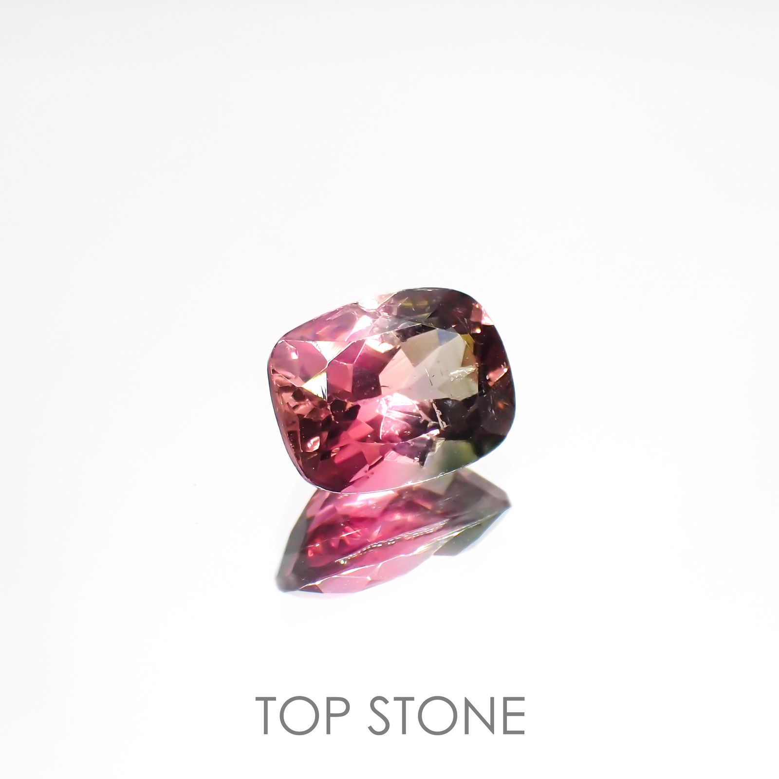 バイカラートルマリン(宝石名トルマリン)コンゴ産 1.87ct 識別済[220114997]8.6x6.6mm前後